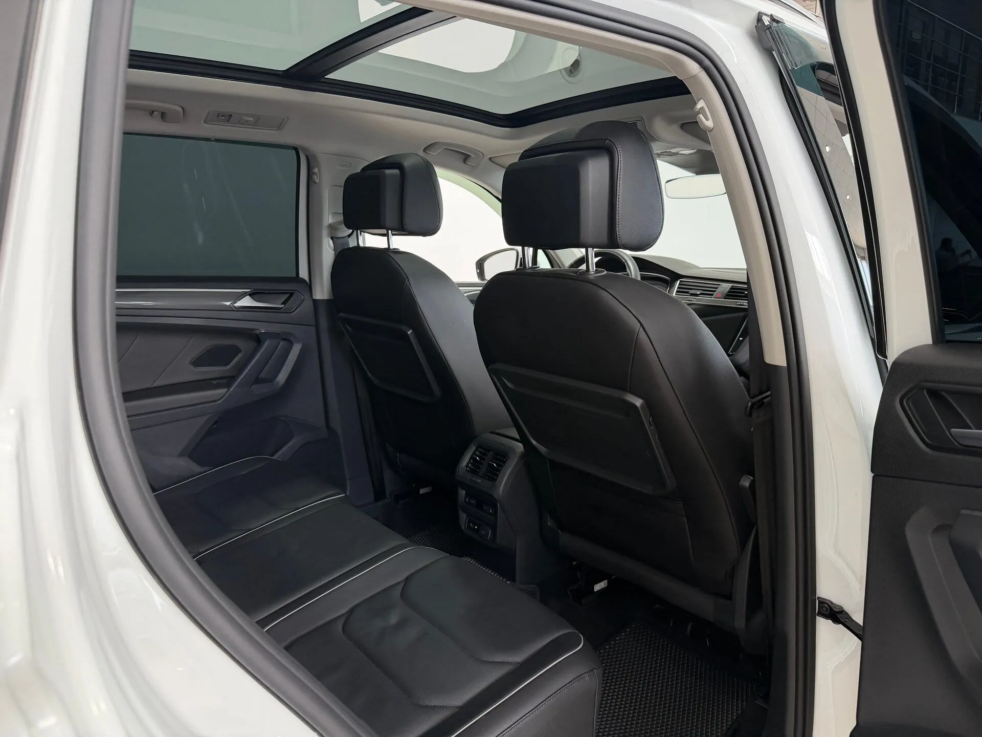 Volkswagen Tiguan — фото 26 из 37
