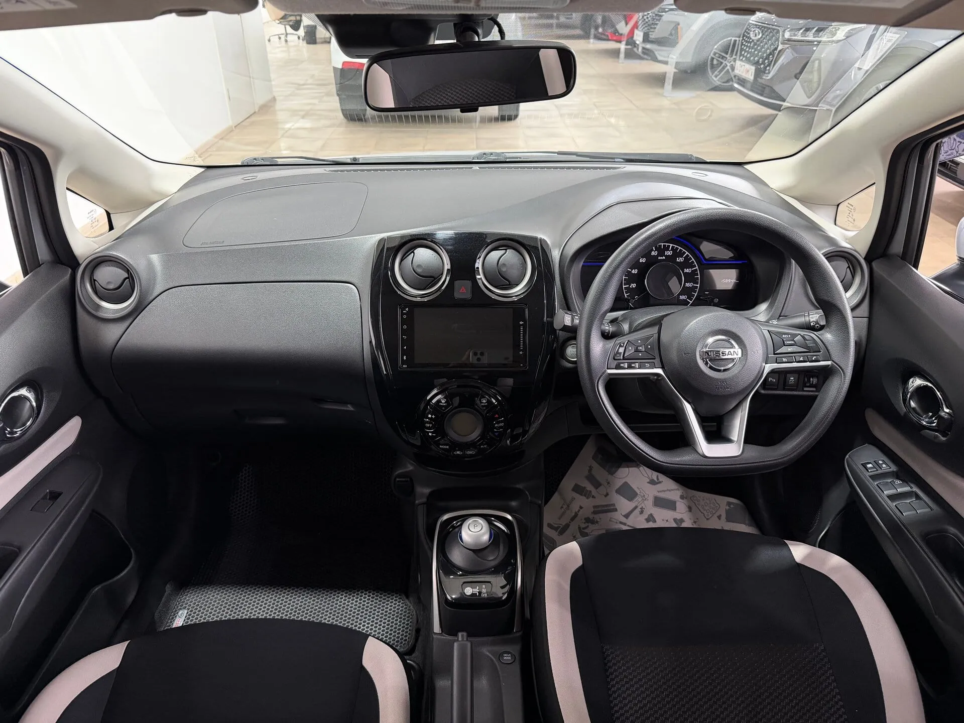 Nissan Note — фото 9 из 33