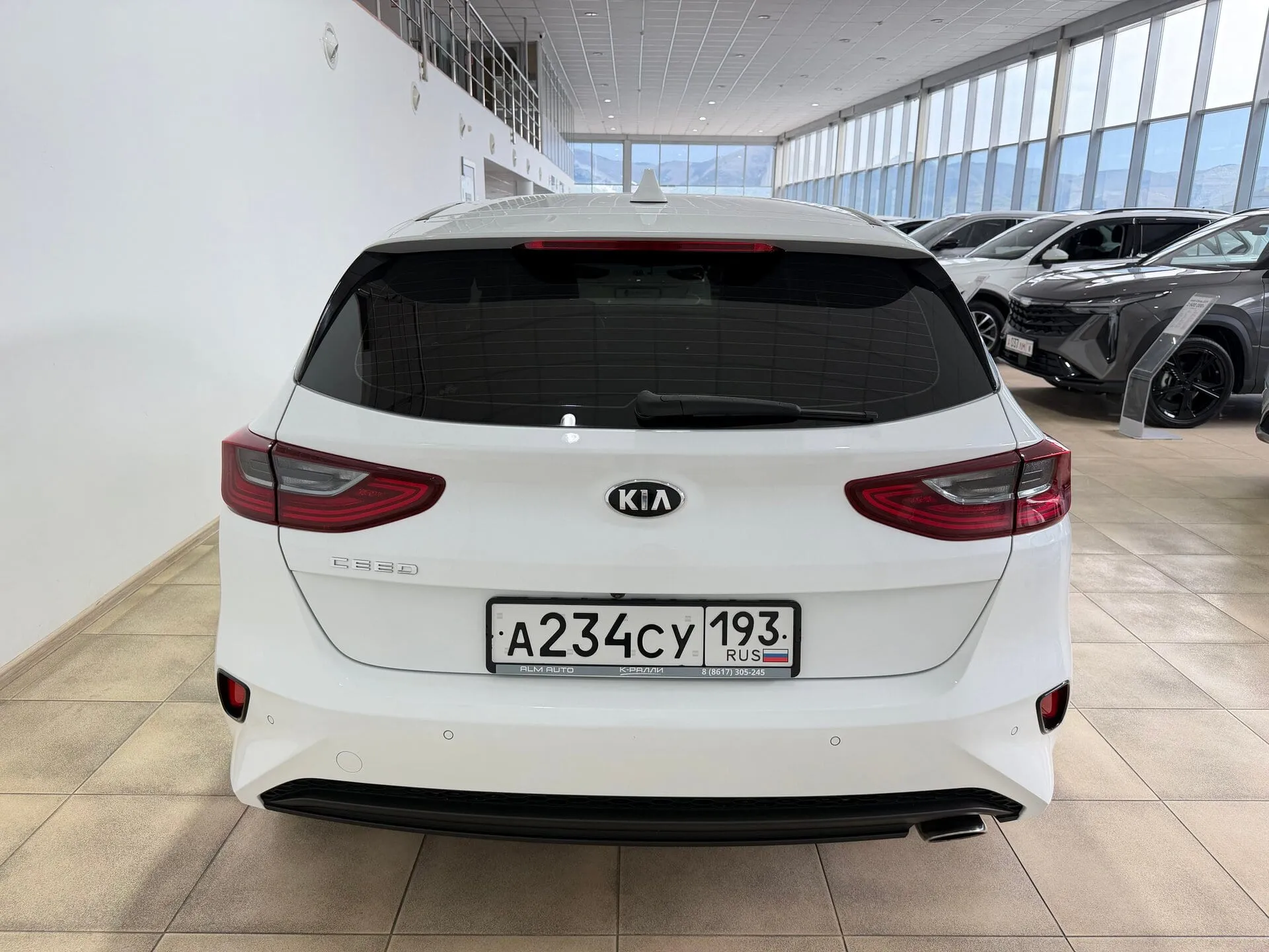 Kia Ceed — фото 5 из 36