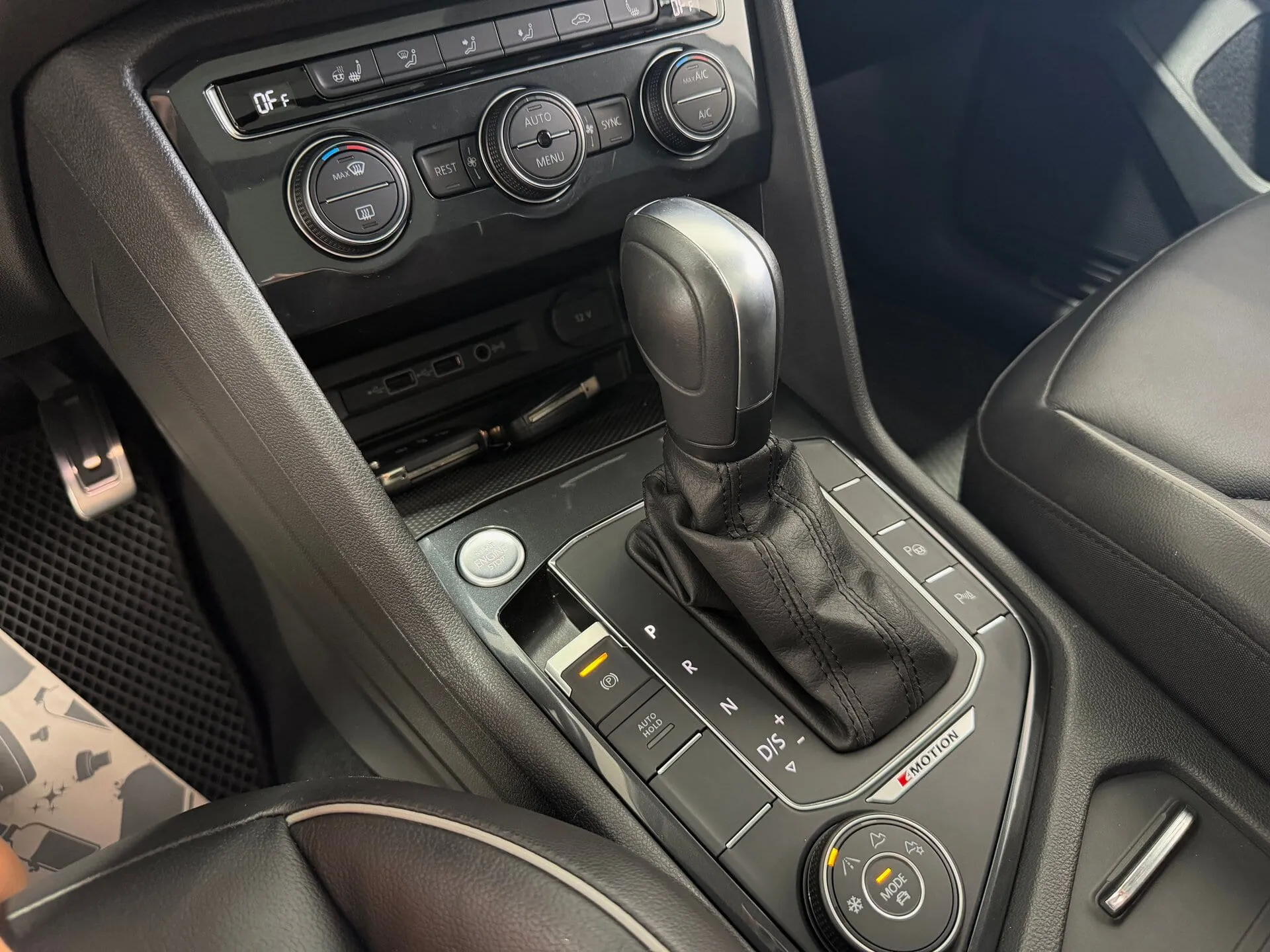 Volkswagen Tiguan — фото 14 из 37