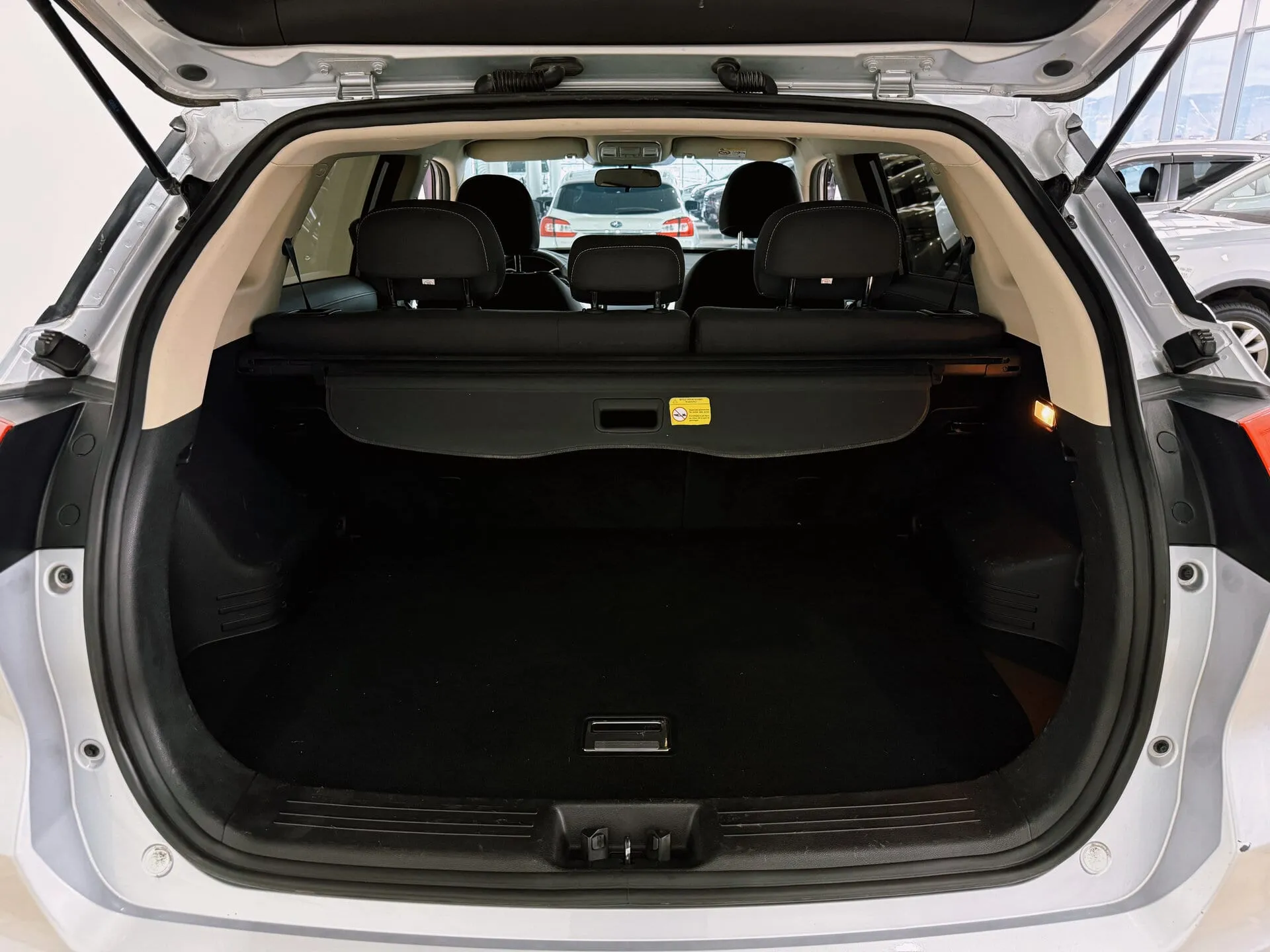 Geely Atlas — фото 24 из 33