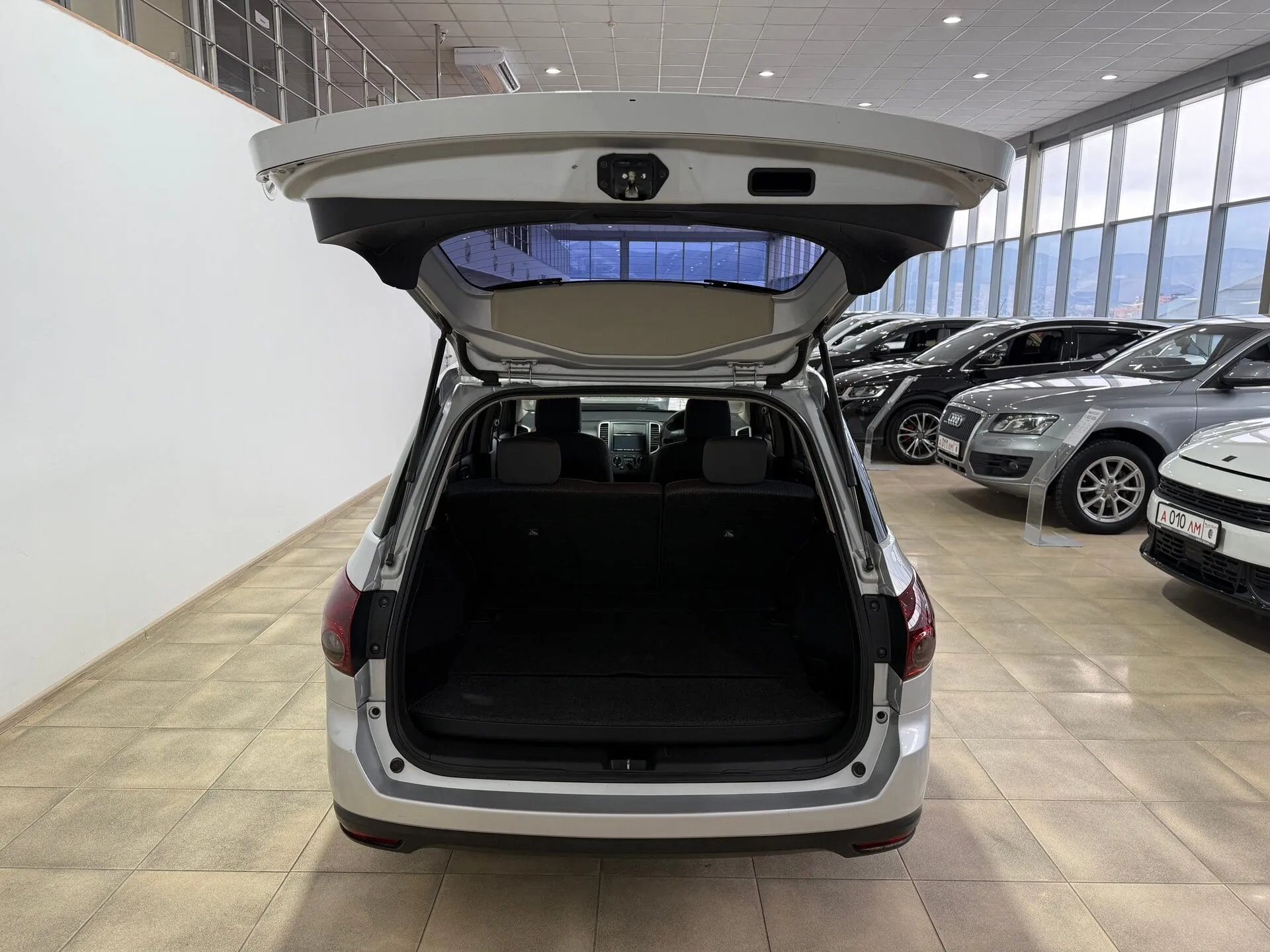 Nissan Wingroad — фото 25 из 35