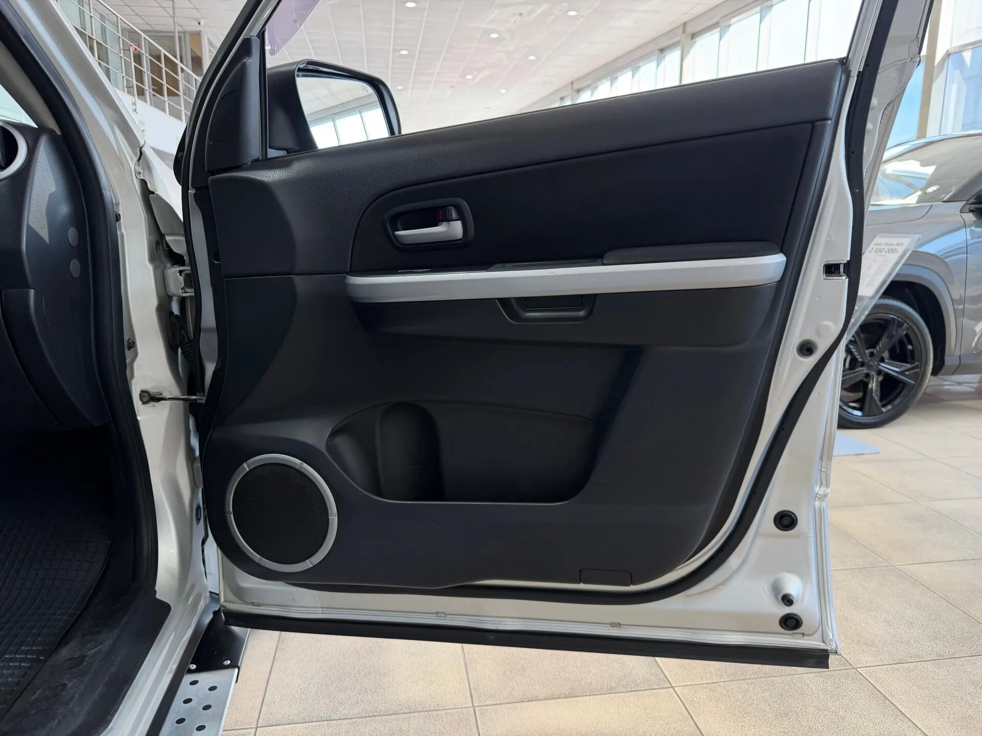 Suzuki Grand Vitara — фото 24 из 31
