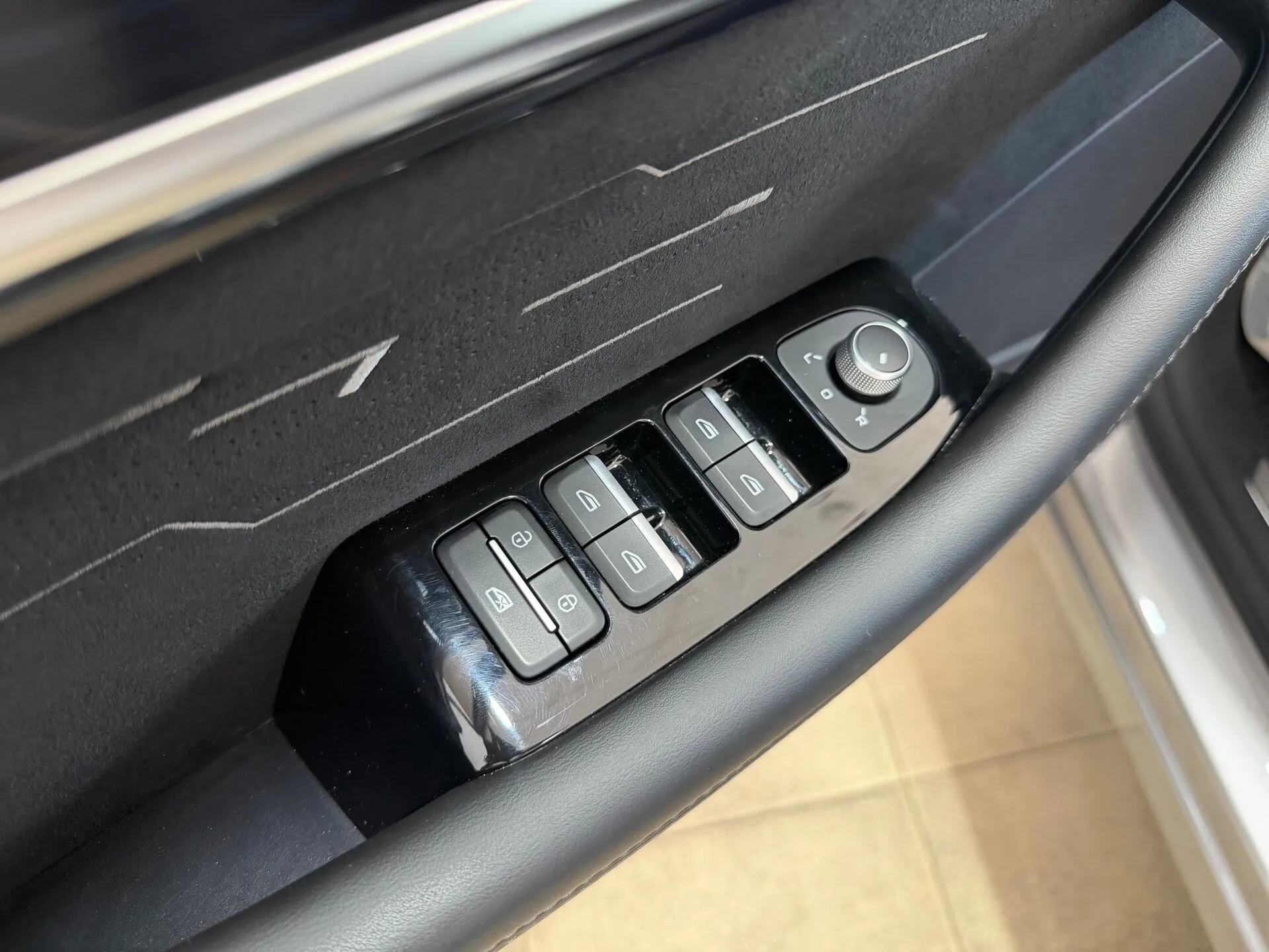 Geely Monjaro — фото 36 из 41