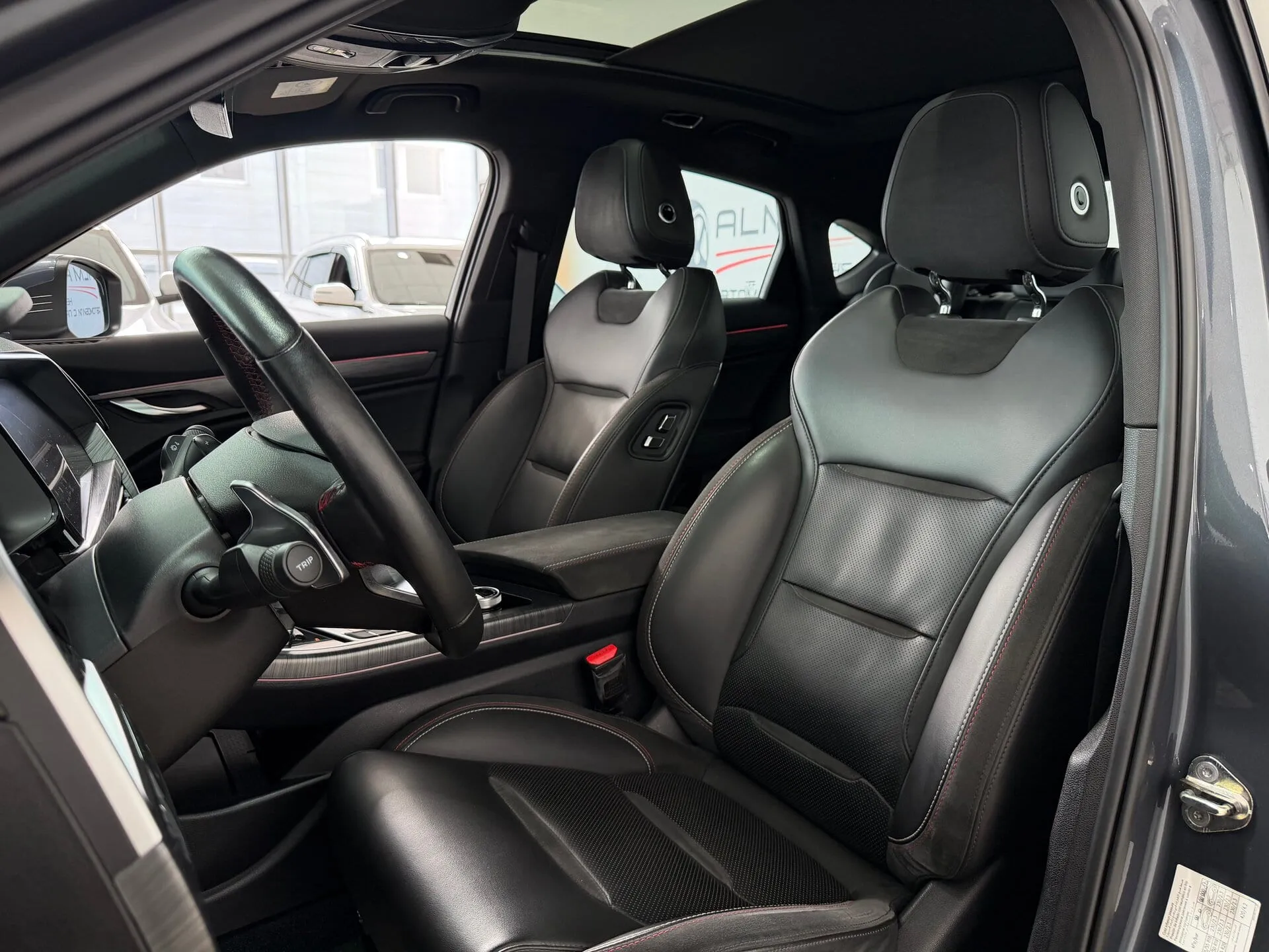 Geely Tugella — фото 39 из 41