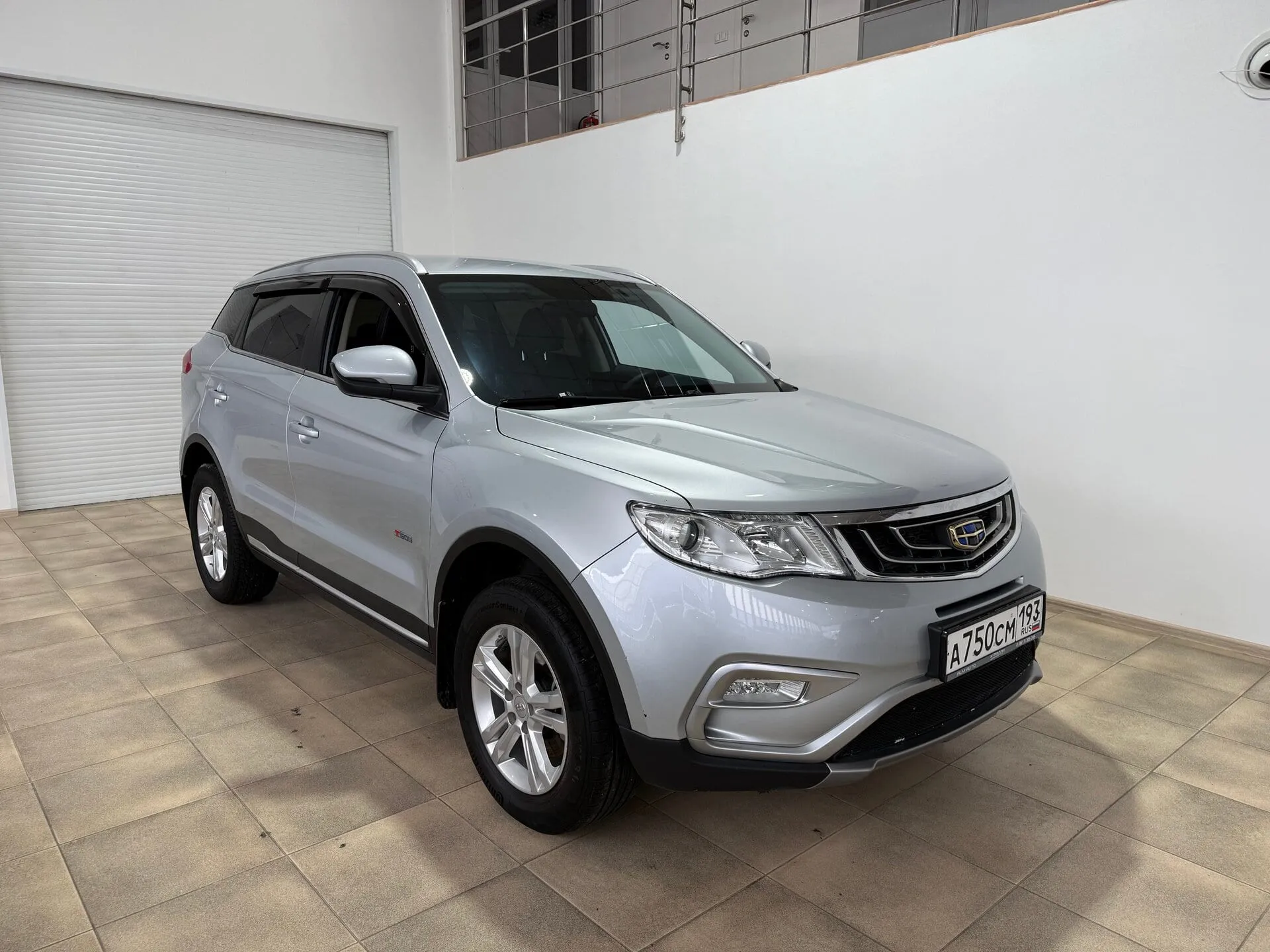 Geely Atlas — фото 2 из 33
