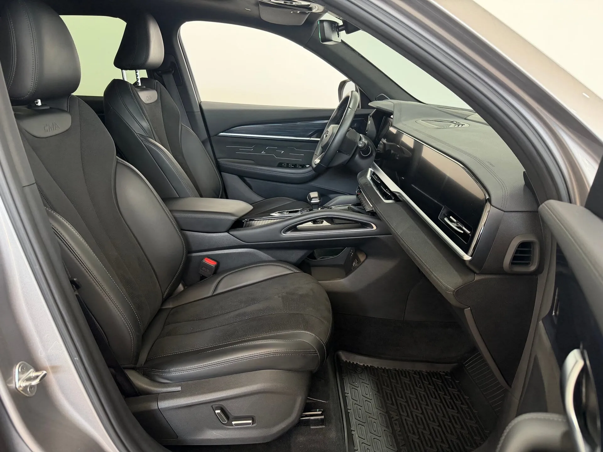 Geely Monjaro — фото 34 из 41