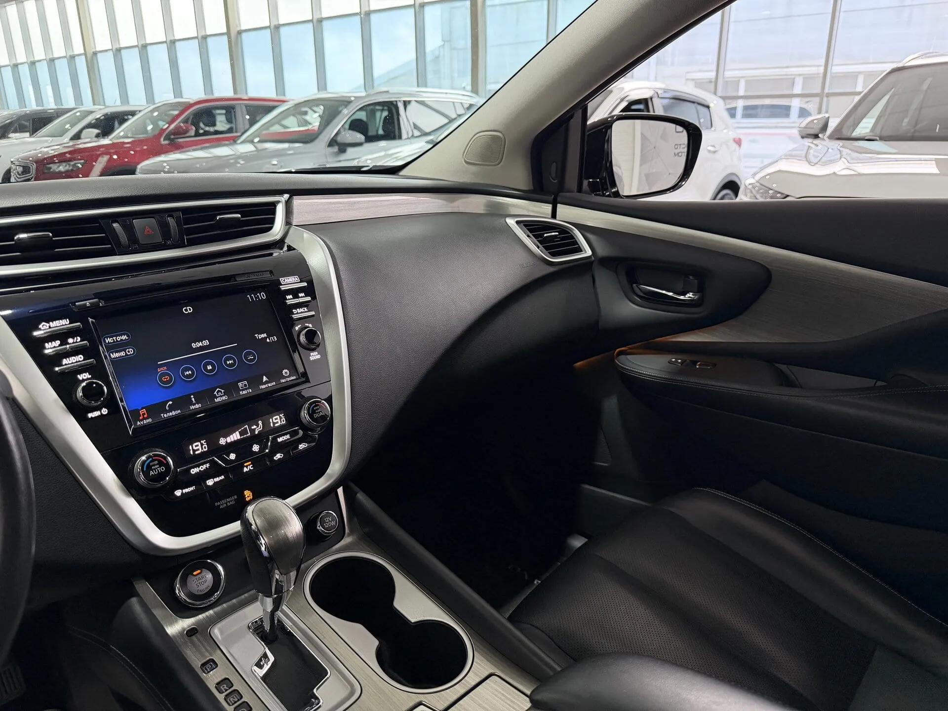 Nissan Murano — фото 13 из 38