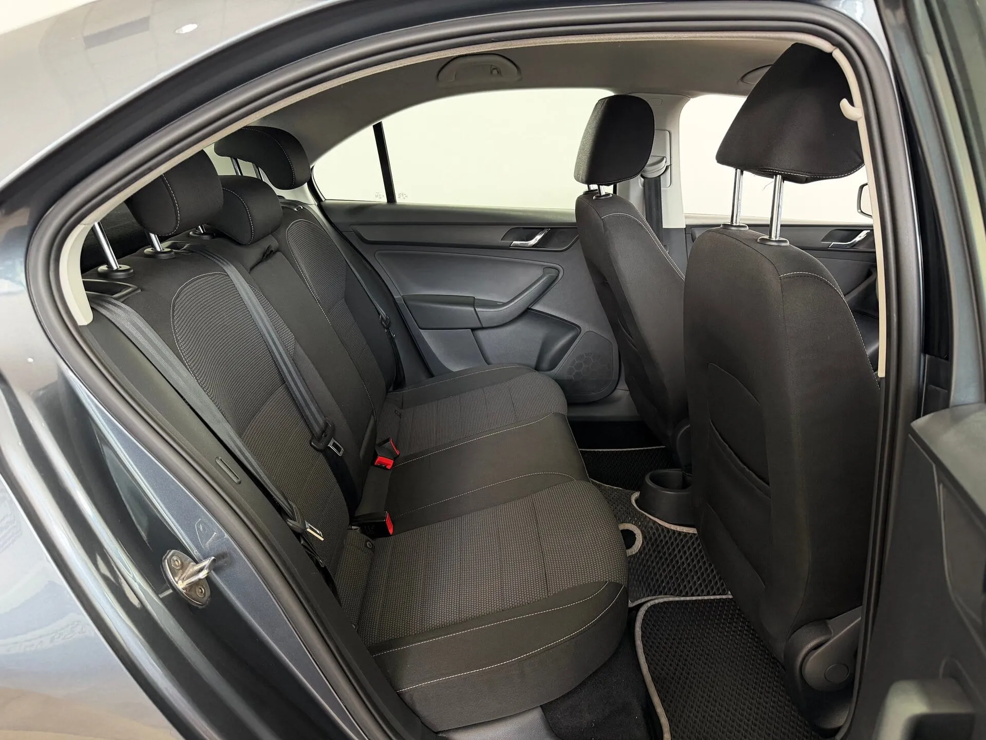 Skoda Rapid — фото 22 из 32