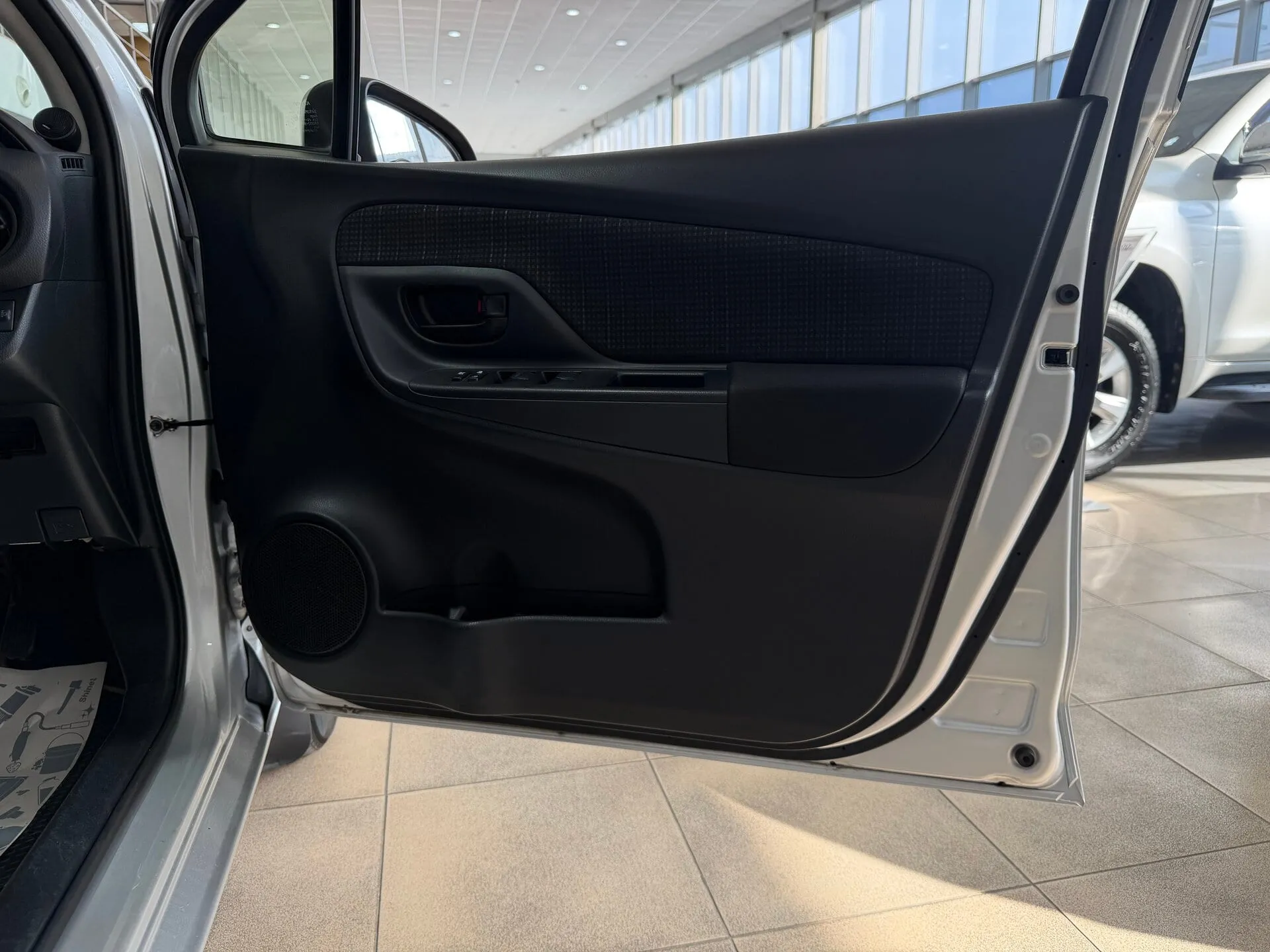 Toyota Vitz — фото 26 из 33