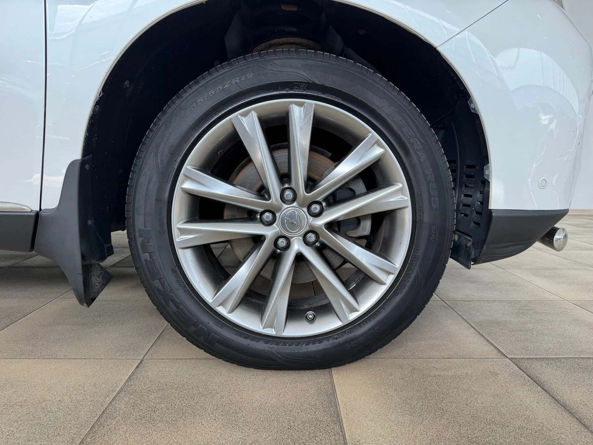 Lexus RX — фото 37 из 37