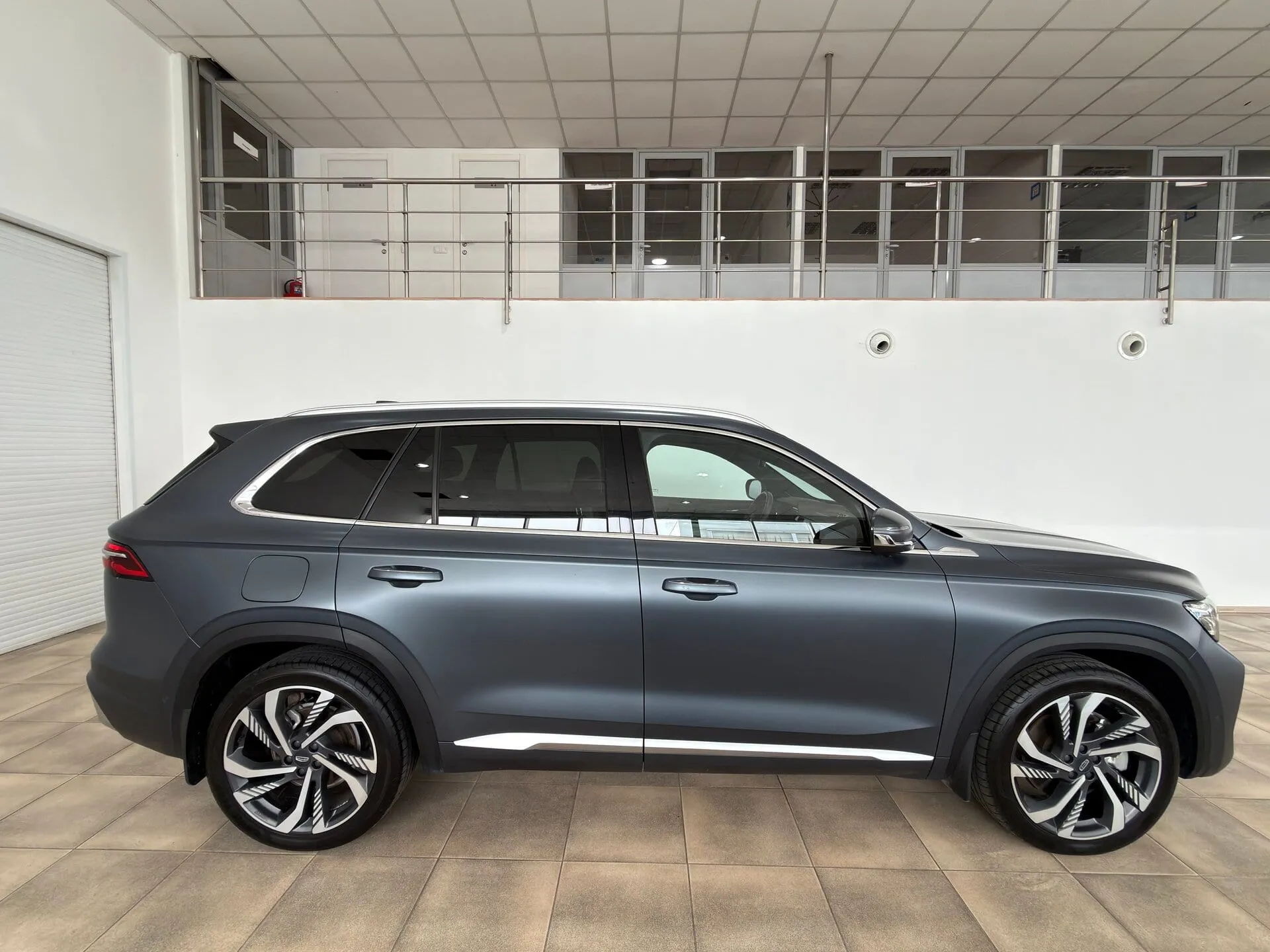 Geely Monjaro — фото 7 из 42