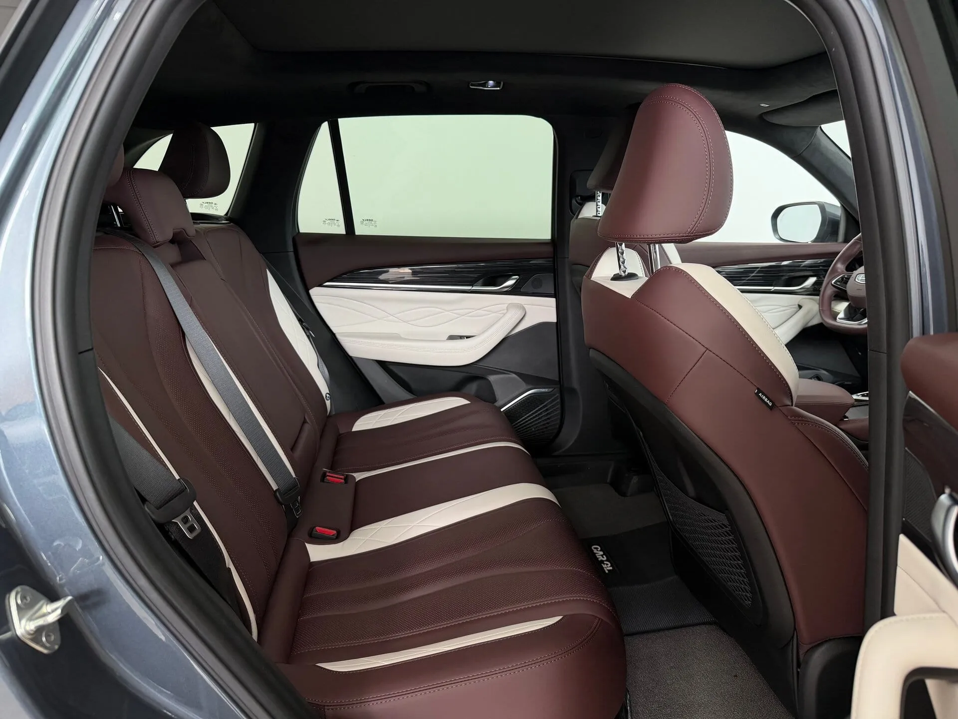 Geely Monjaro — фото 27 из 42