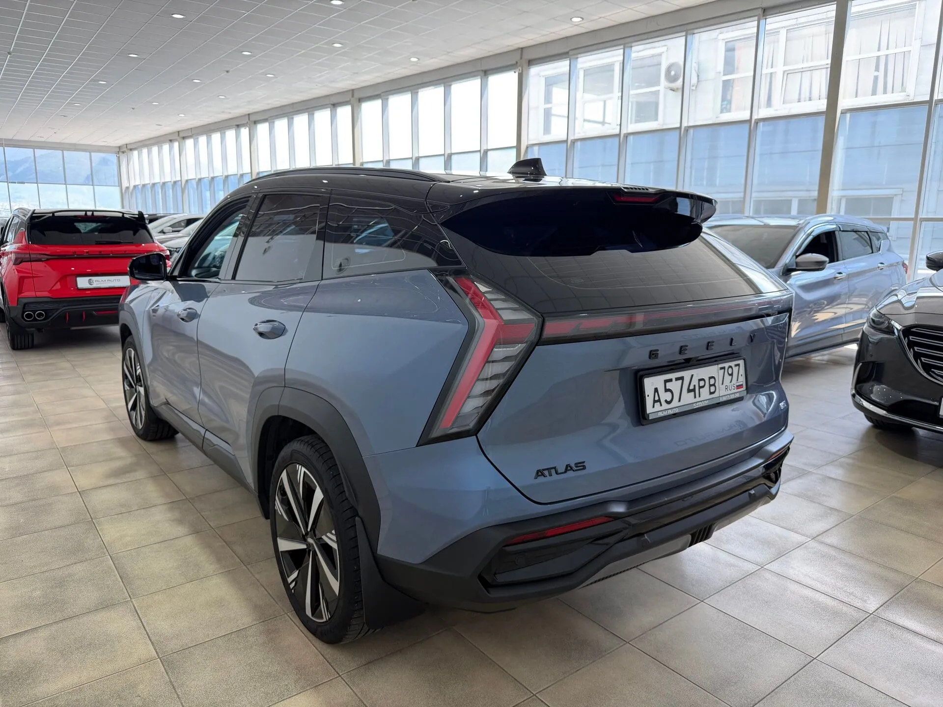 Geely Atlas — фото 6 из 44