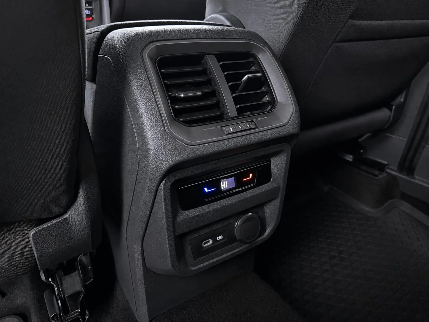 Volkswagen Tiguan — фото 34 из 36