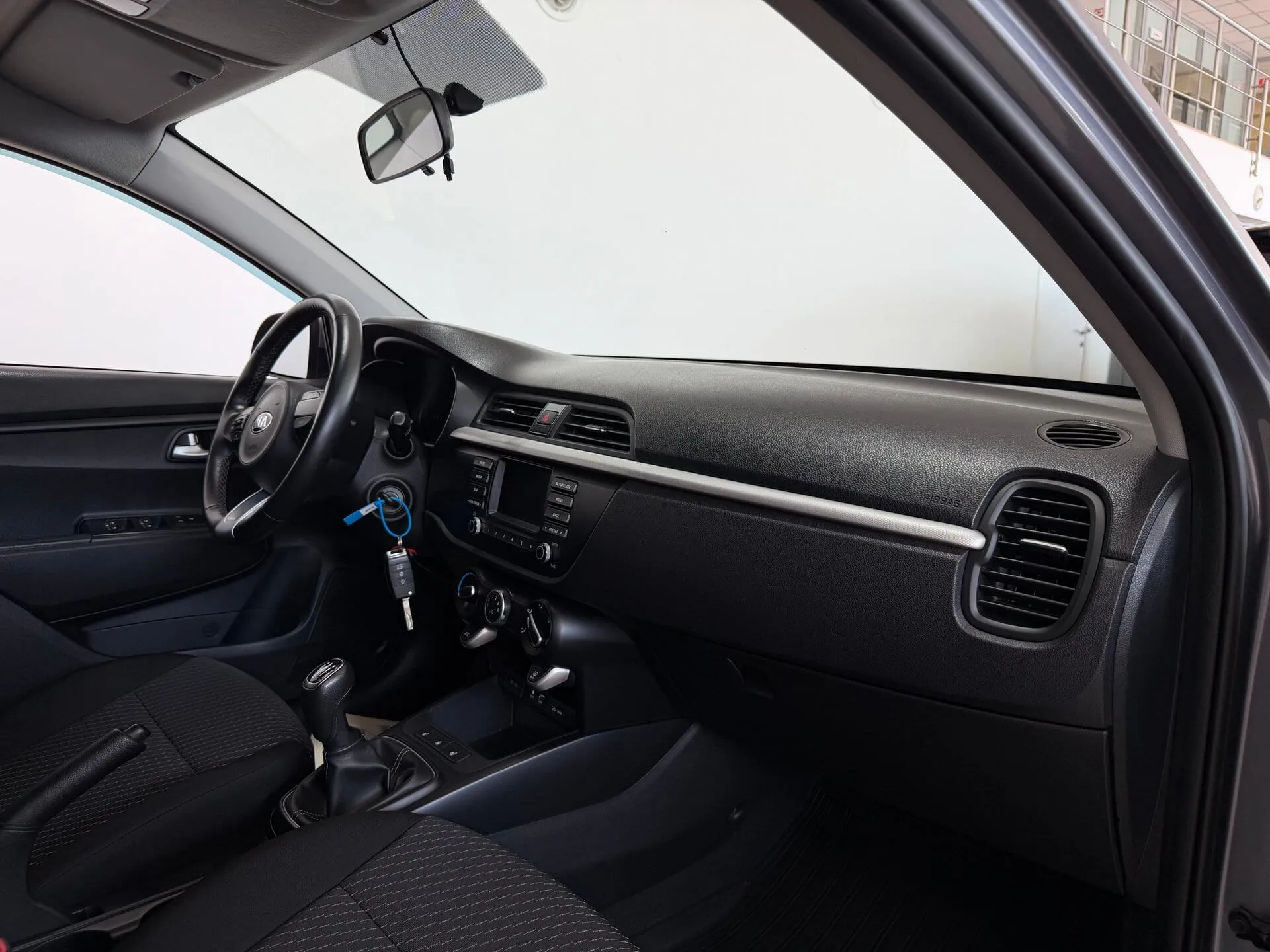 Kia Rio — фото 10 из 36
