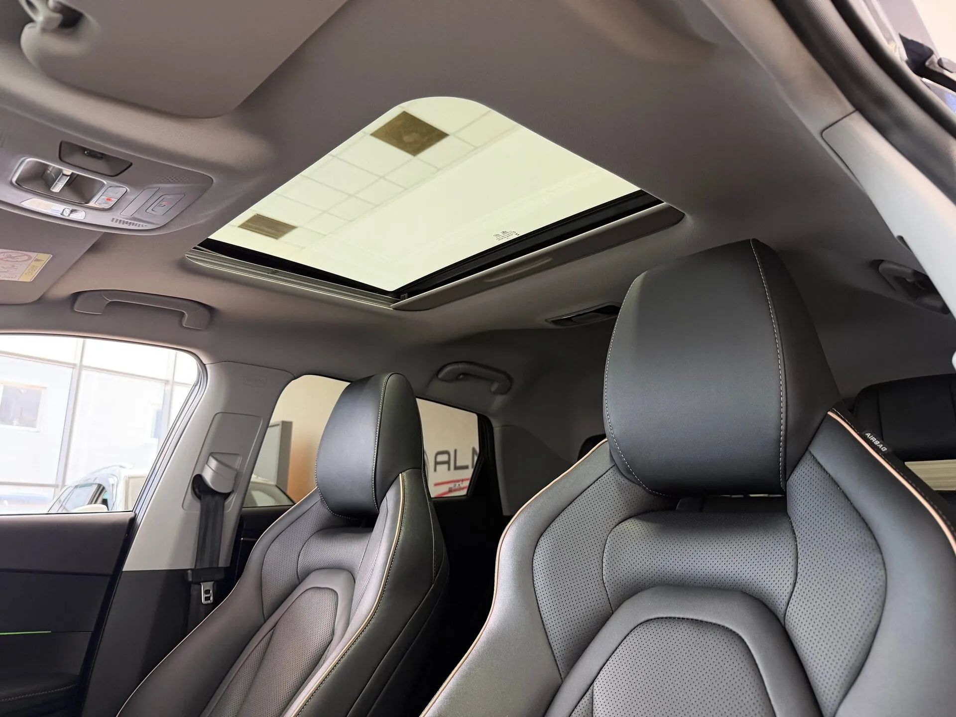 Omoda C5 — фото 14 из 40