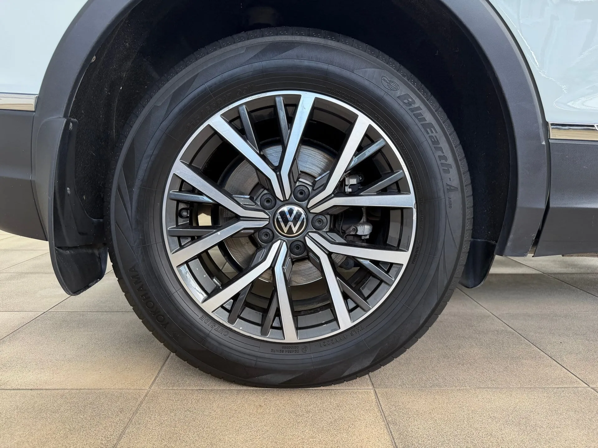 Volkswagen Tiguan — фото 35 из 36