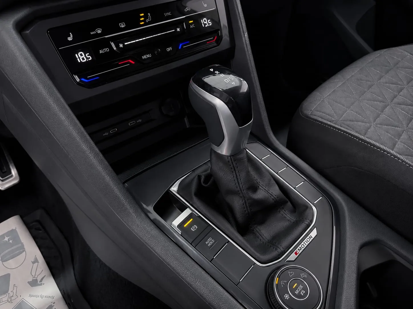 Volkswagen Tiguan — фото 14 из 36