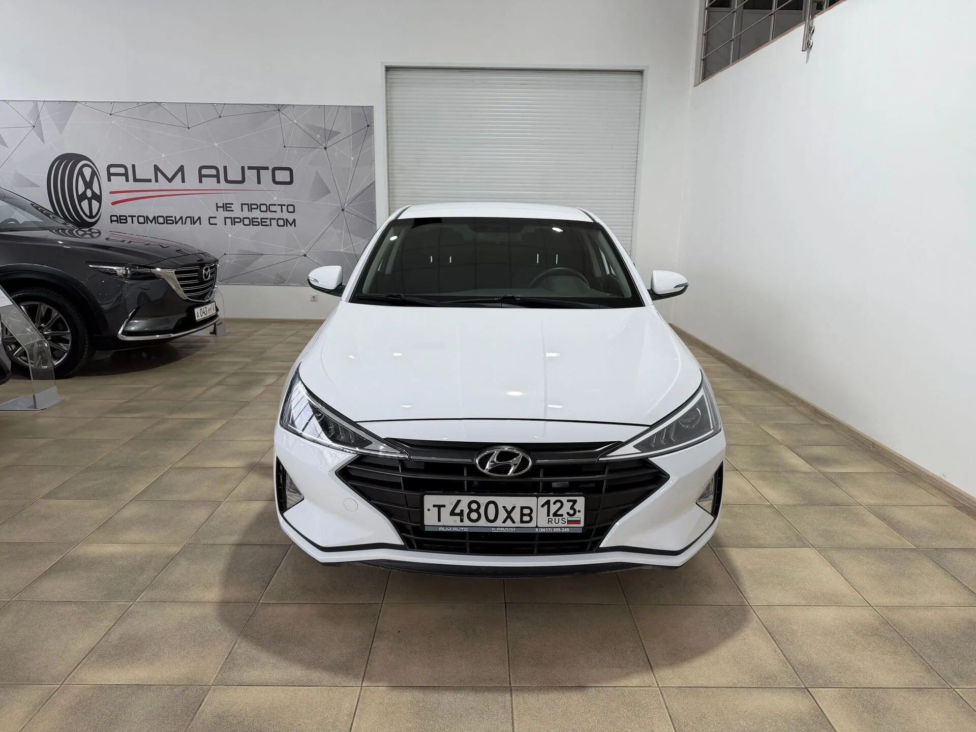 Hyundai Elantra — фото 3 из 34