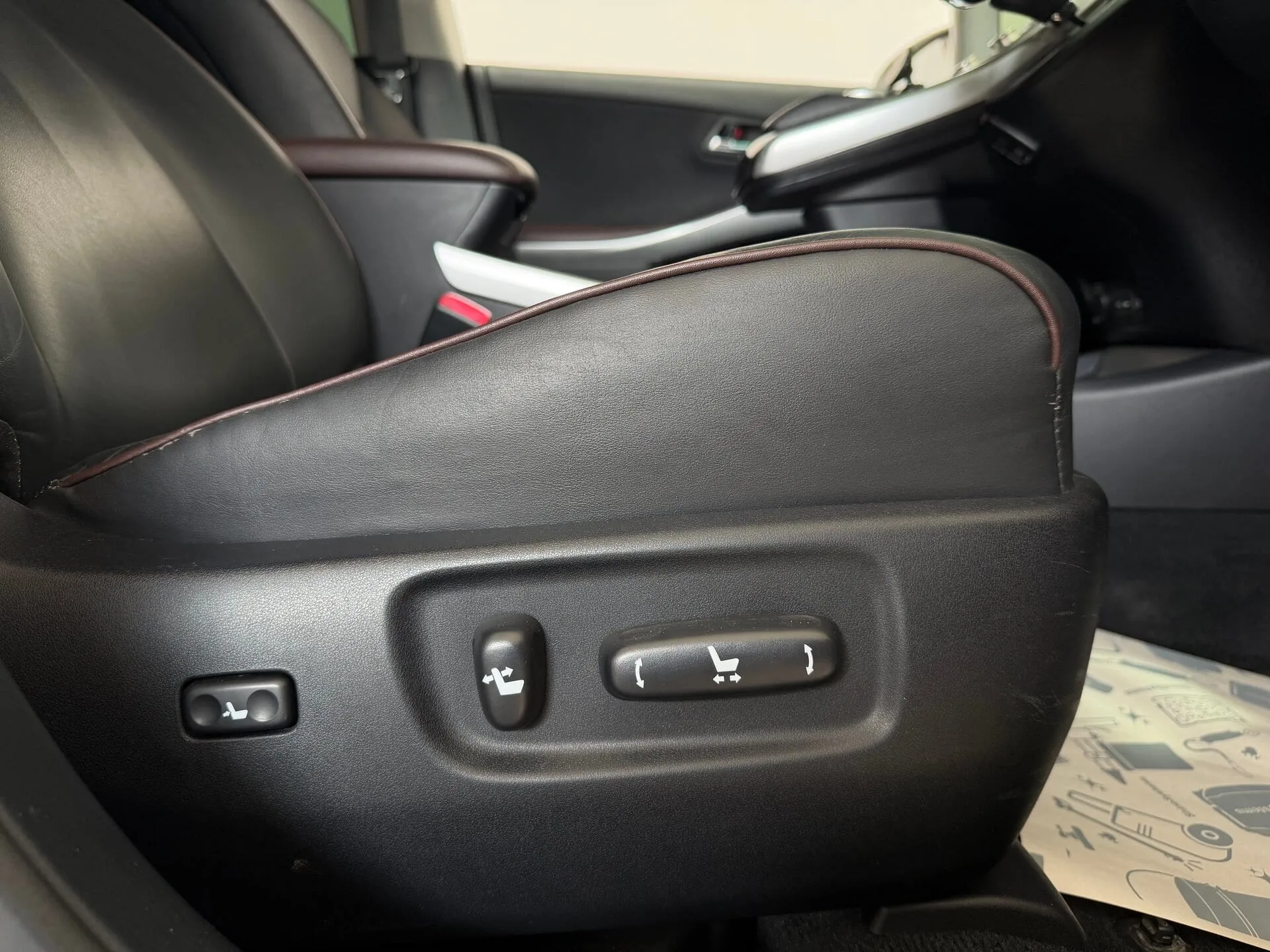 Toyota Sai — фото 27 из 33