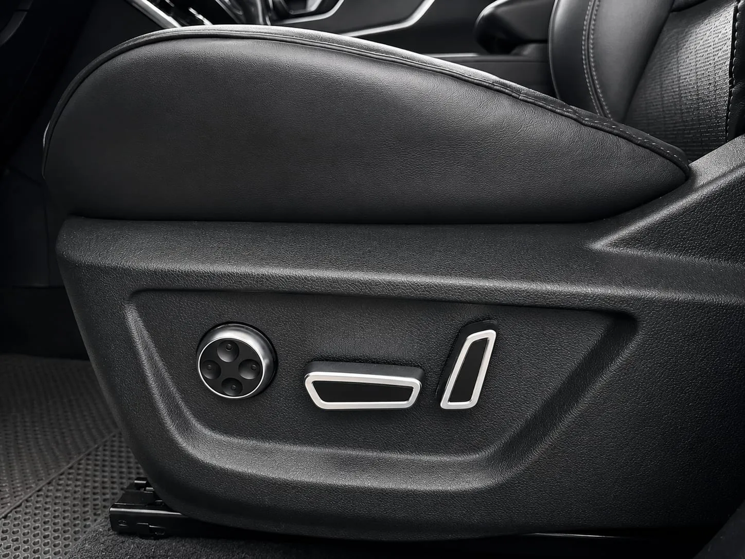 Chery Tiggo 8 — фото 36 из 40