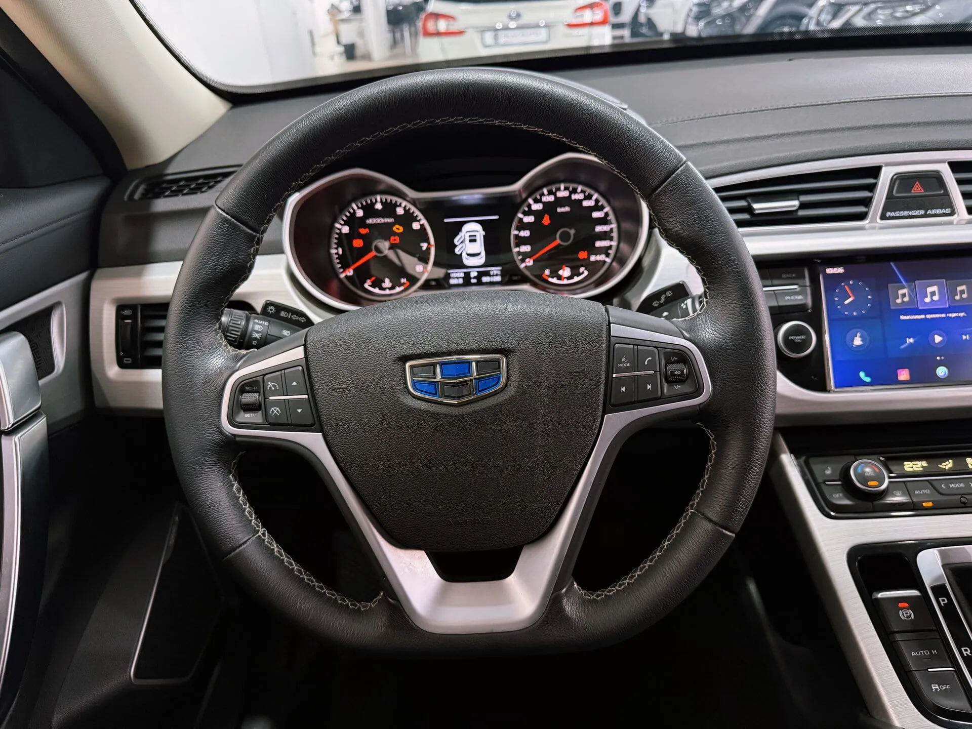 Geely Atlas — фото 11 из 33