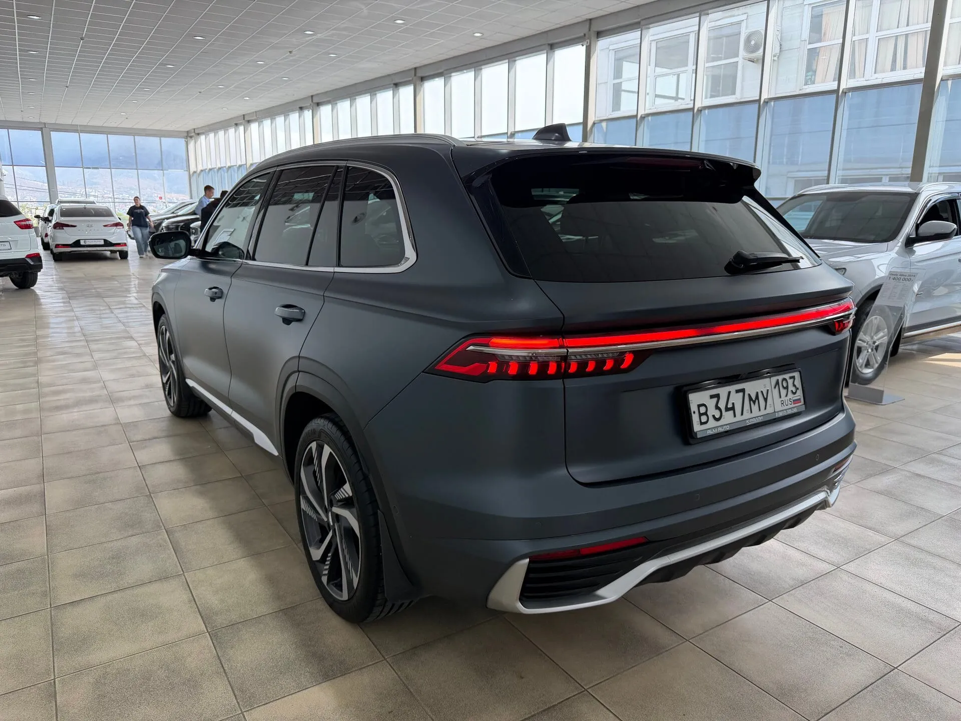 Geely Monjaro — фото 5 из 42