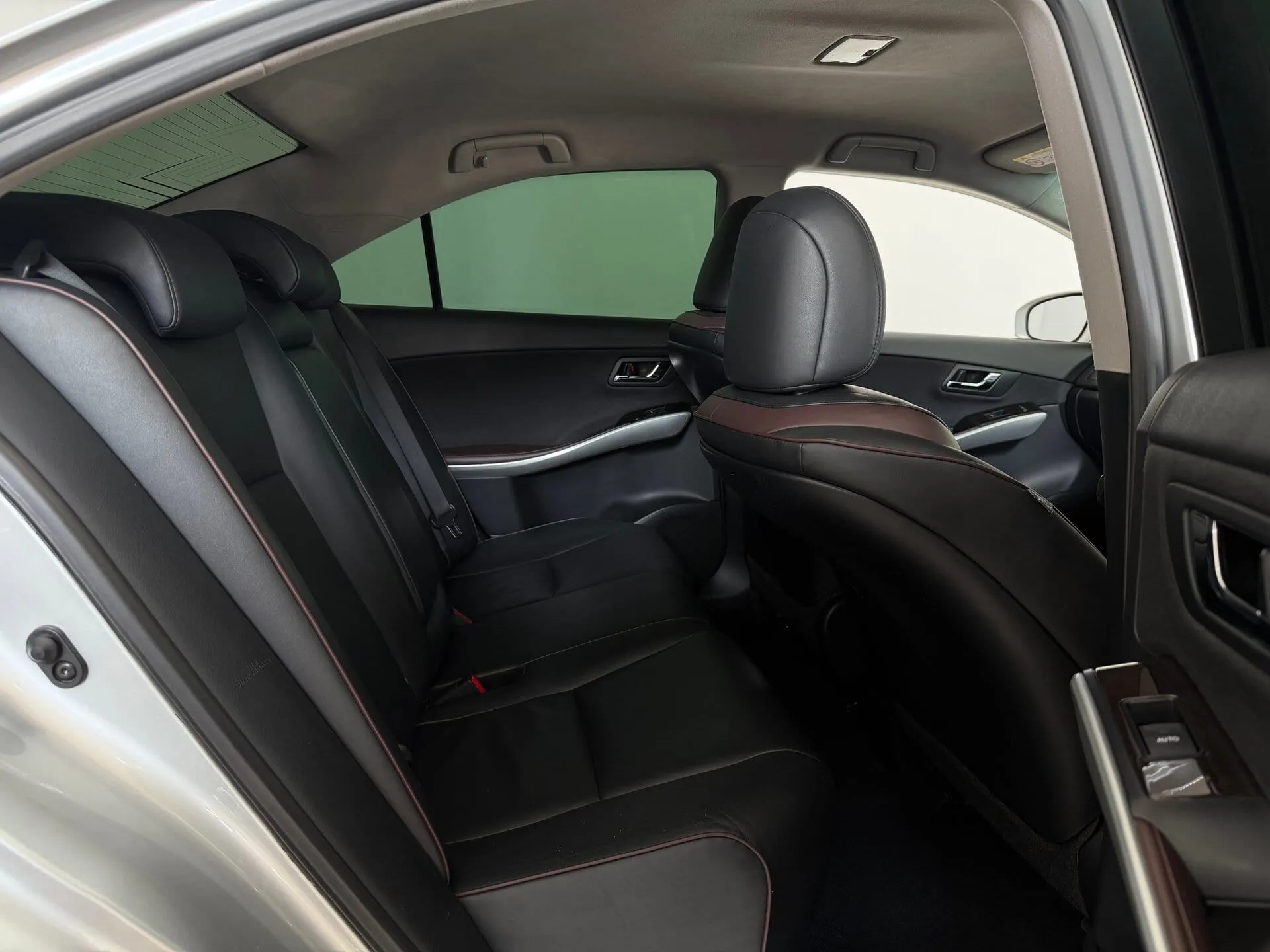 Toyota Sai — фото 14 из 33