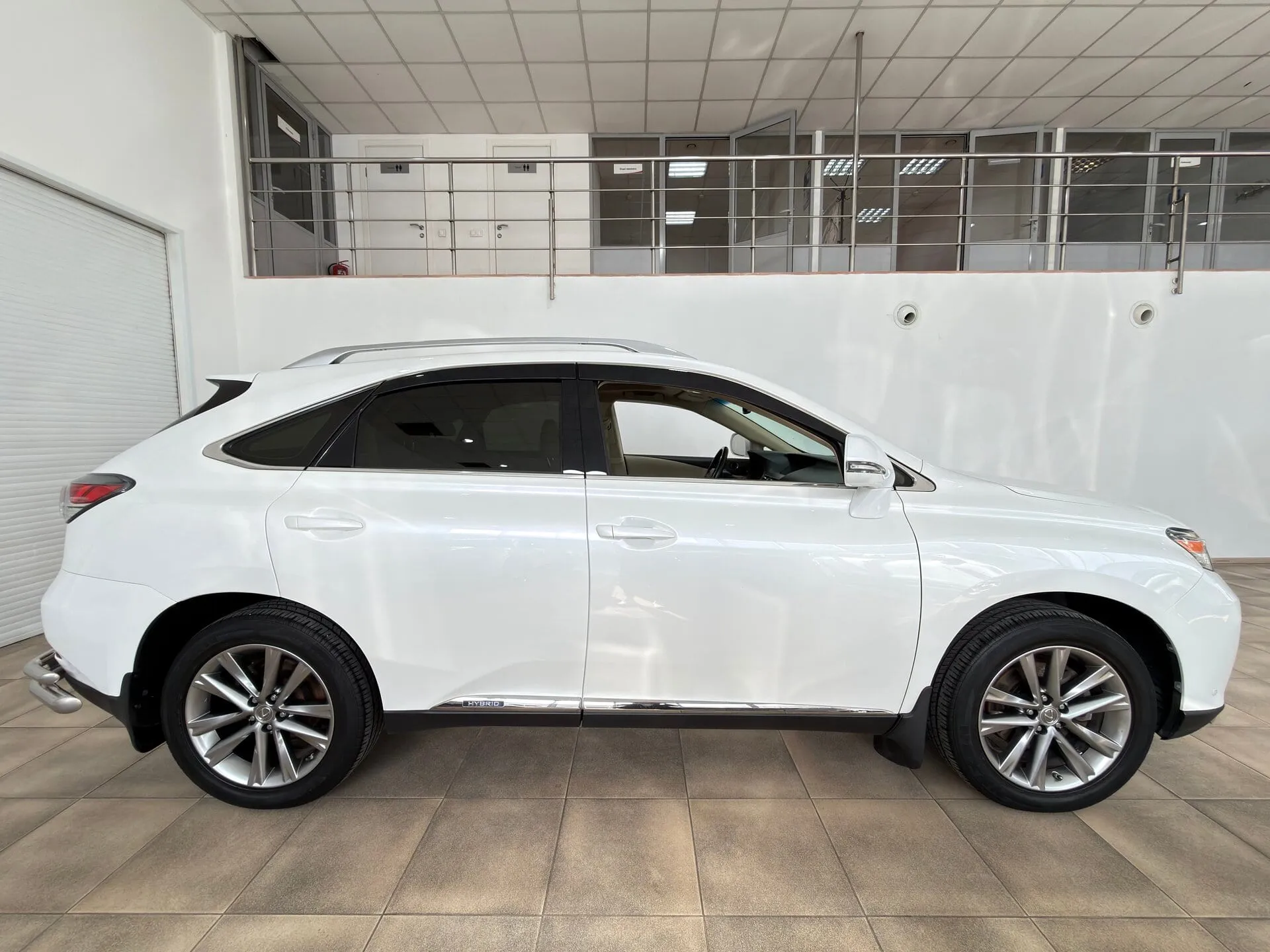 Lexus RX — фото 7 из 37