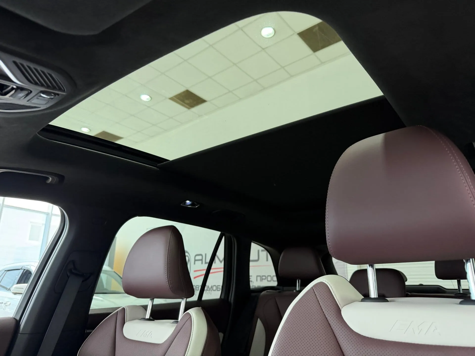 Geely Monjaro — фото 16 из 42