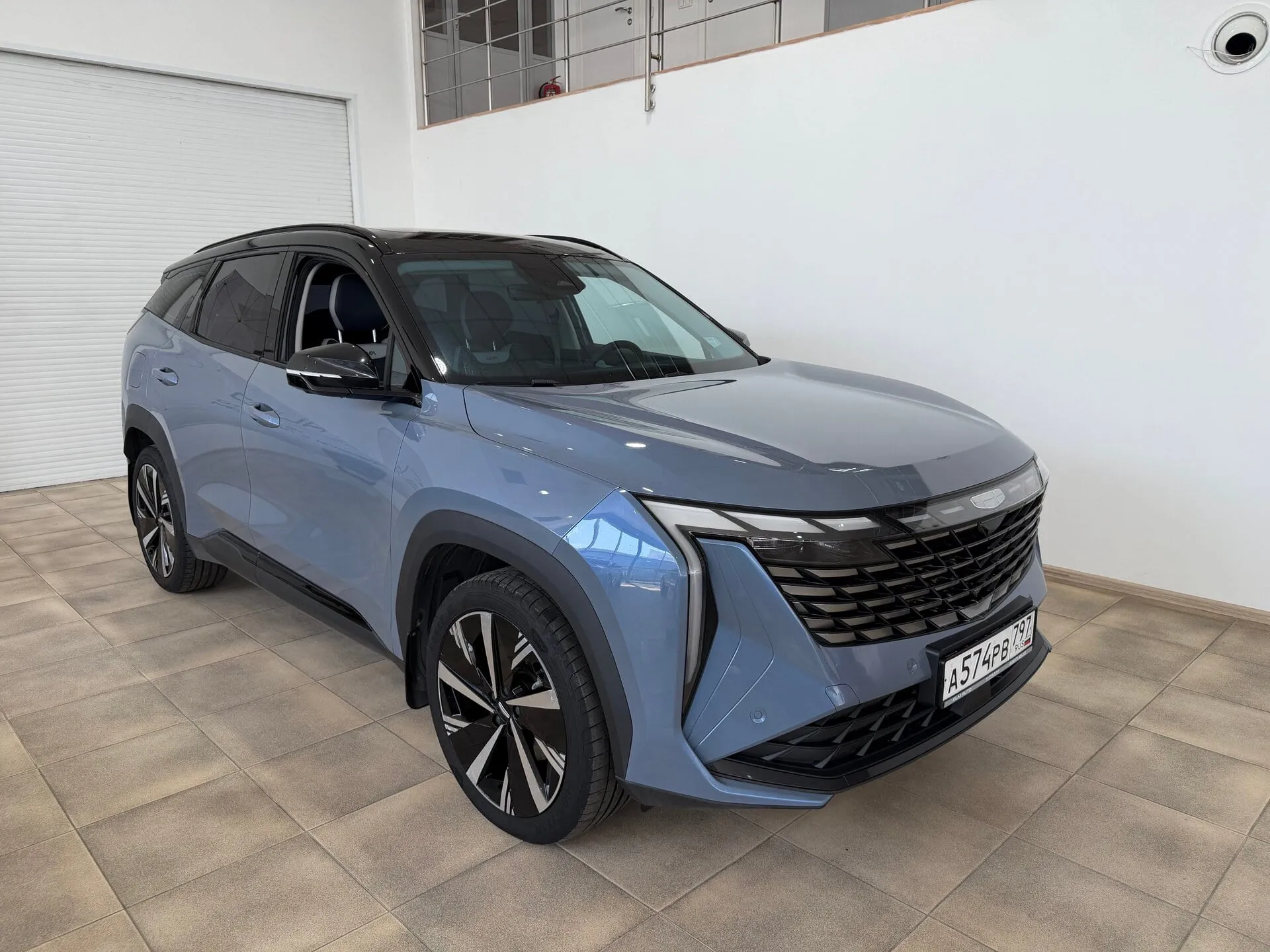 Geely Atlas — фото 2 из 44
