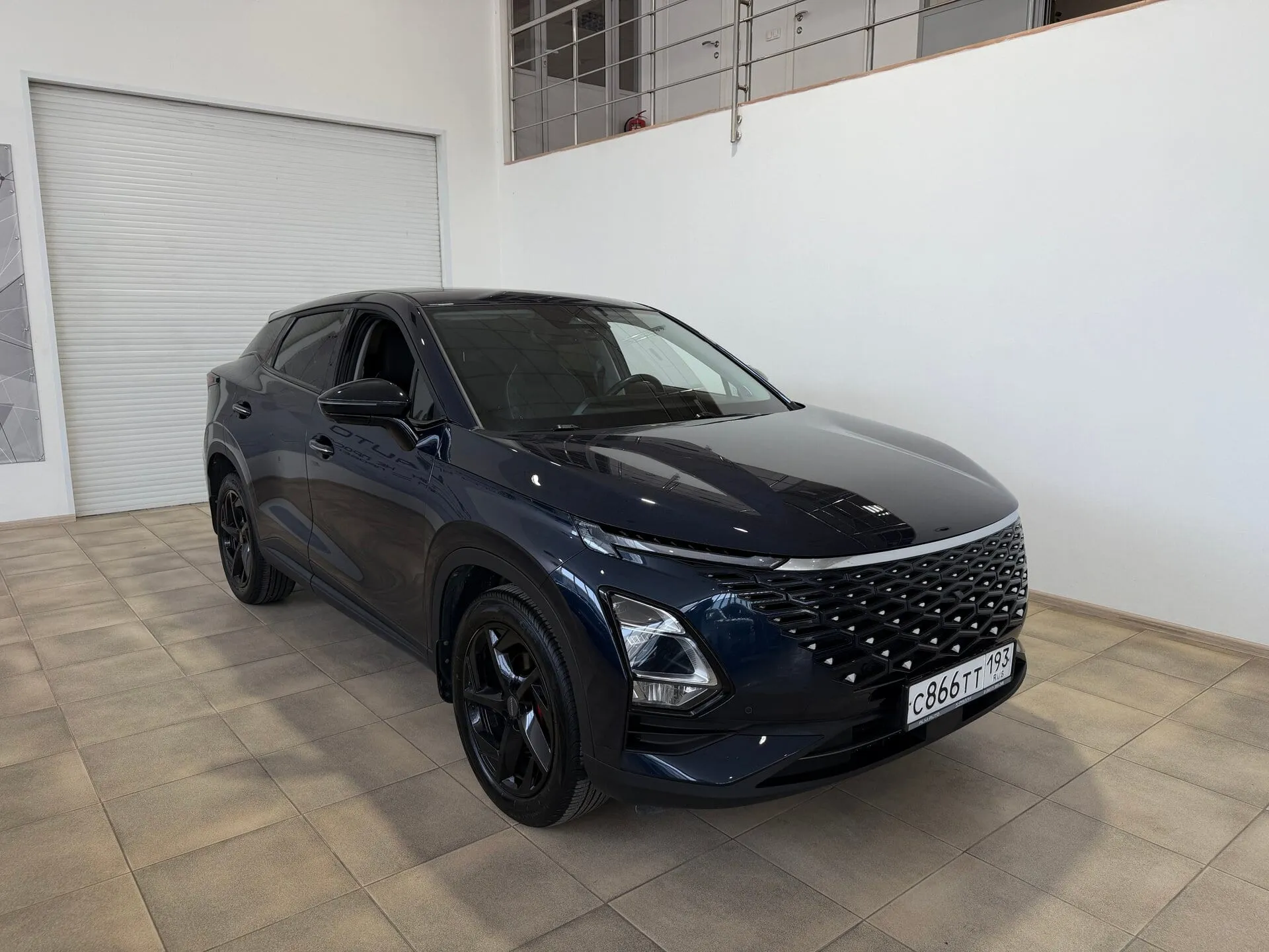 Omoda C5 — фото 2 из 40