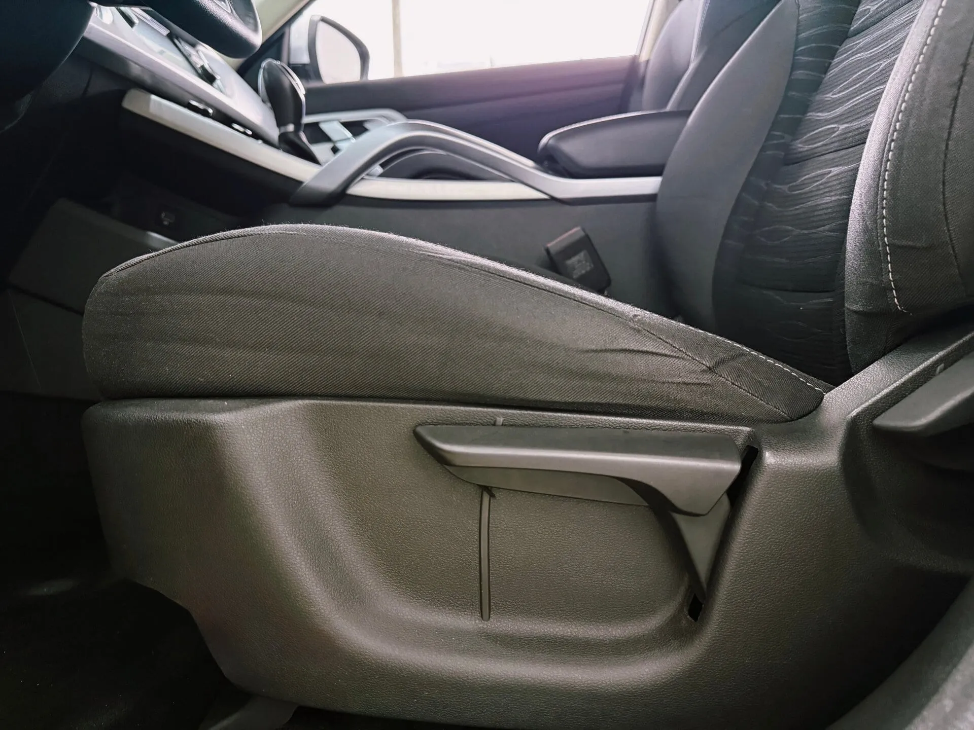 Geely Atlas — фото 31 из 33