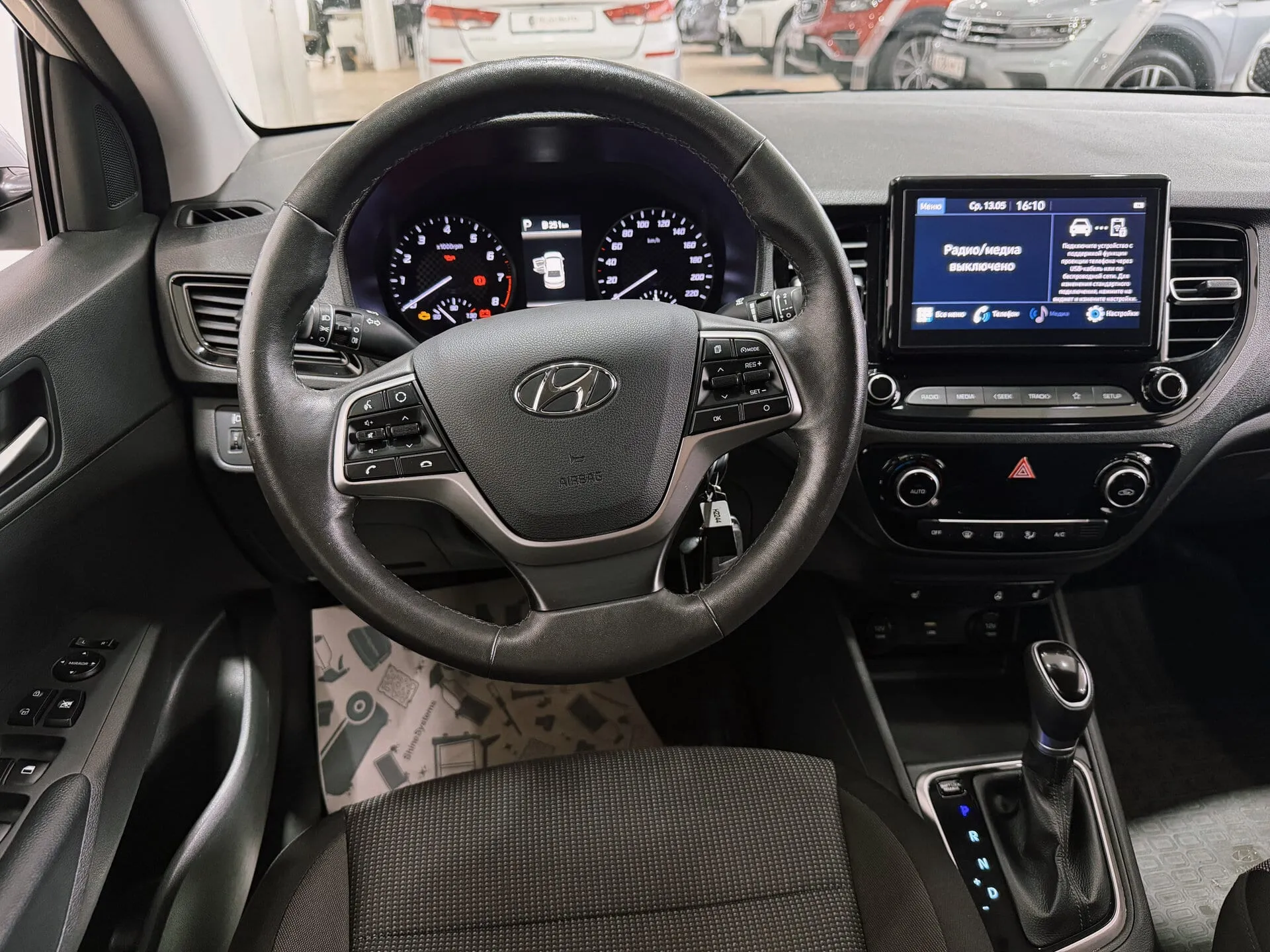 Hyundai Solaris — фото 35 из 37