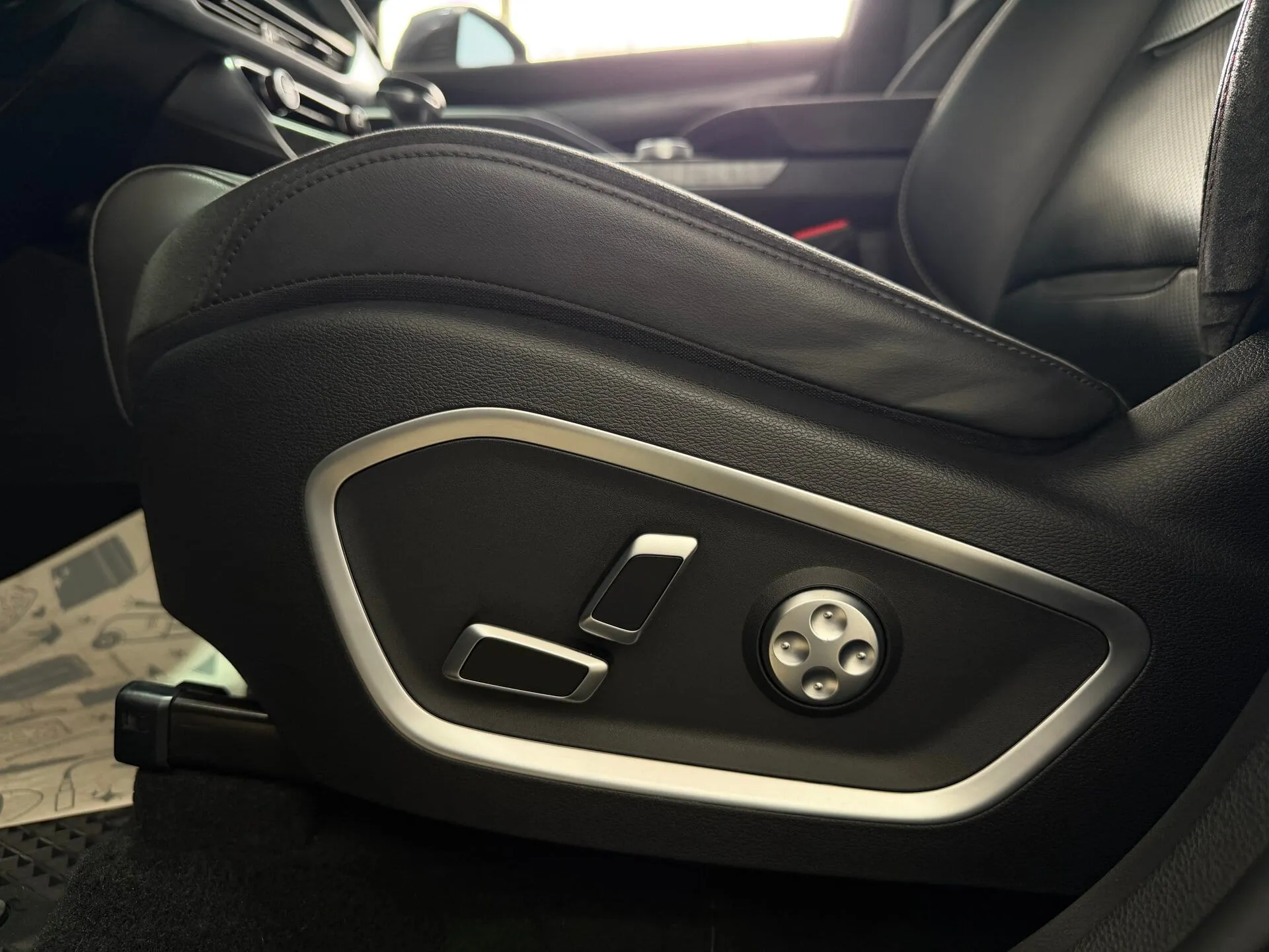 Geely Tugella — фото 35 из 41