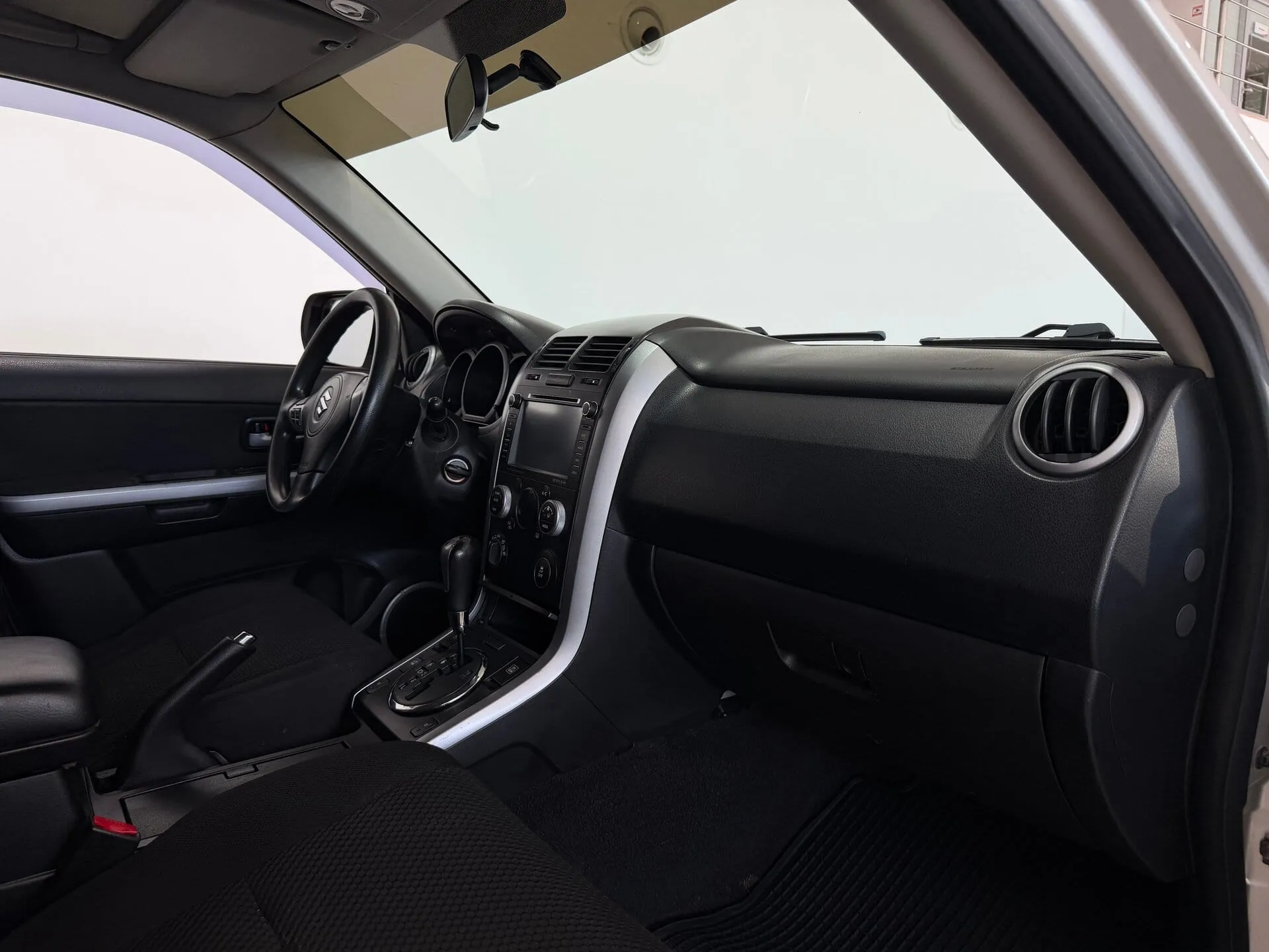 Suzuki Grand Vitara — фото 10 из 31