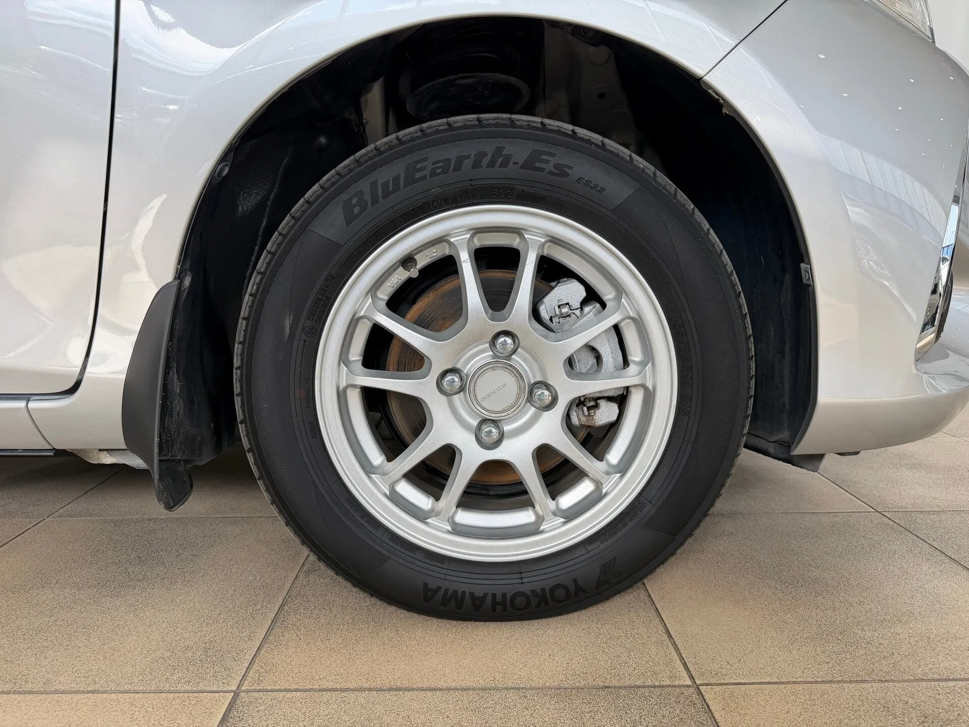 Toyota Vitz — фото 32 из 33