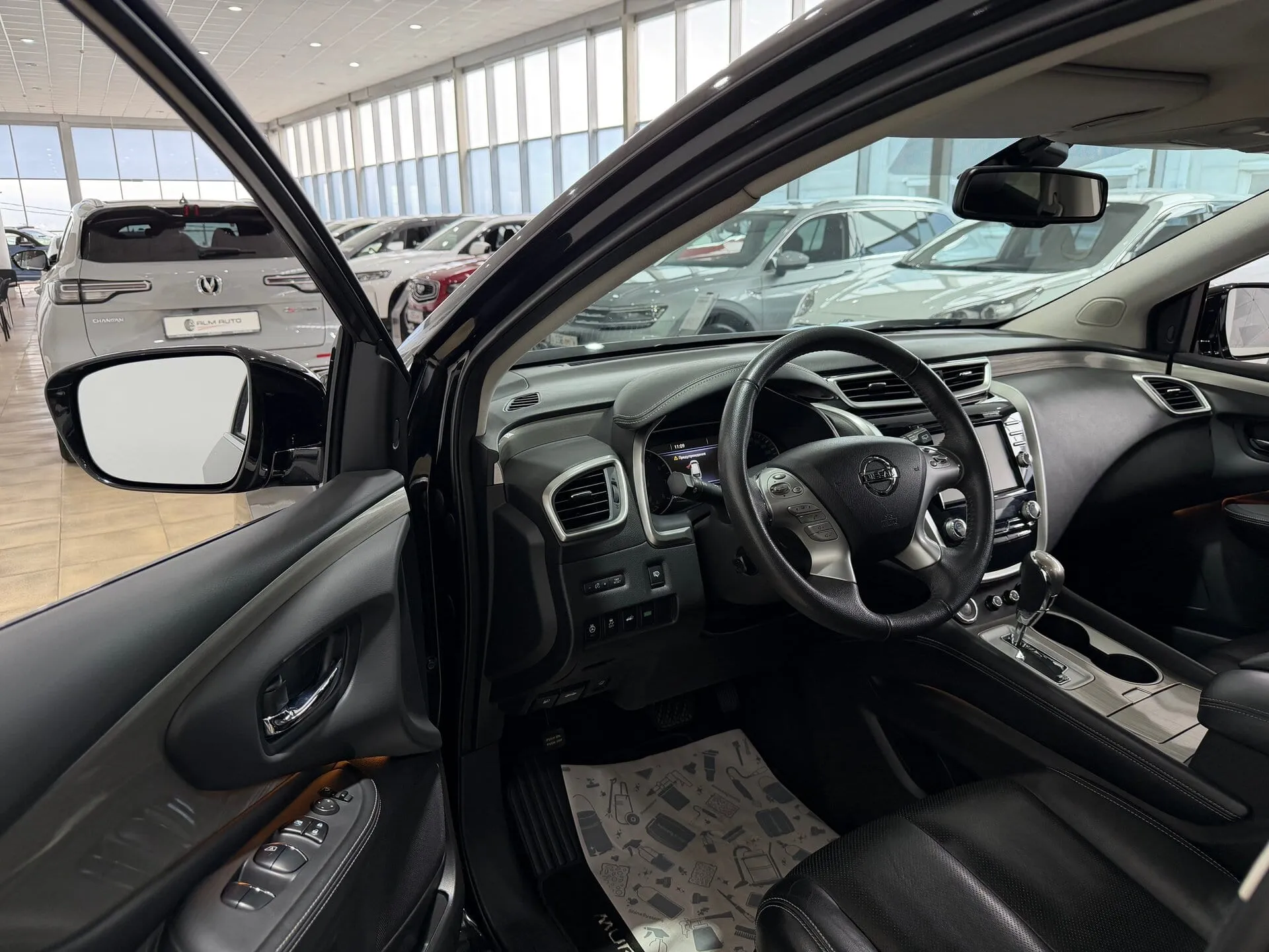 Nissan Murano — фото 8 из 38