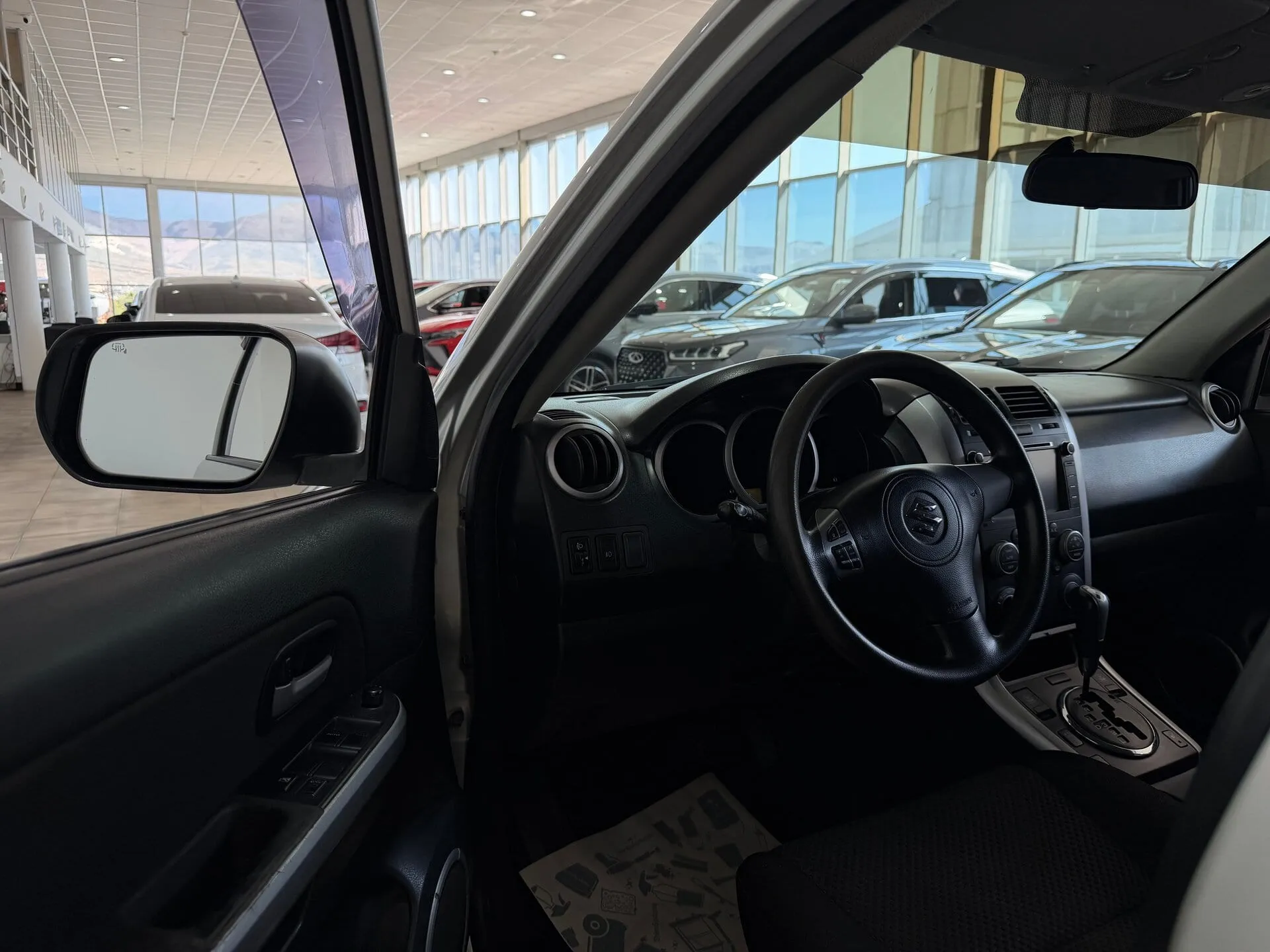 Suzuki Grand Vitara — фото 8 из 31