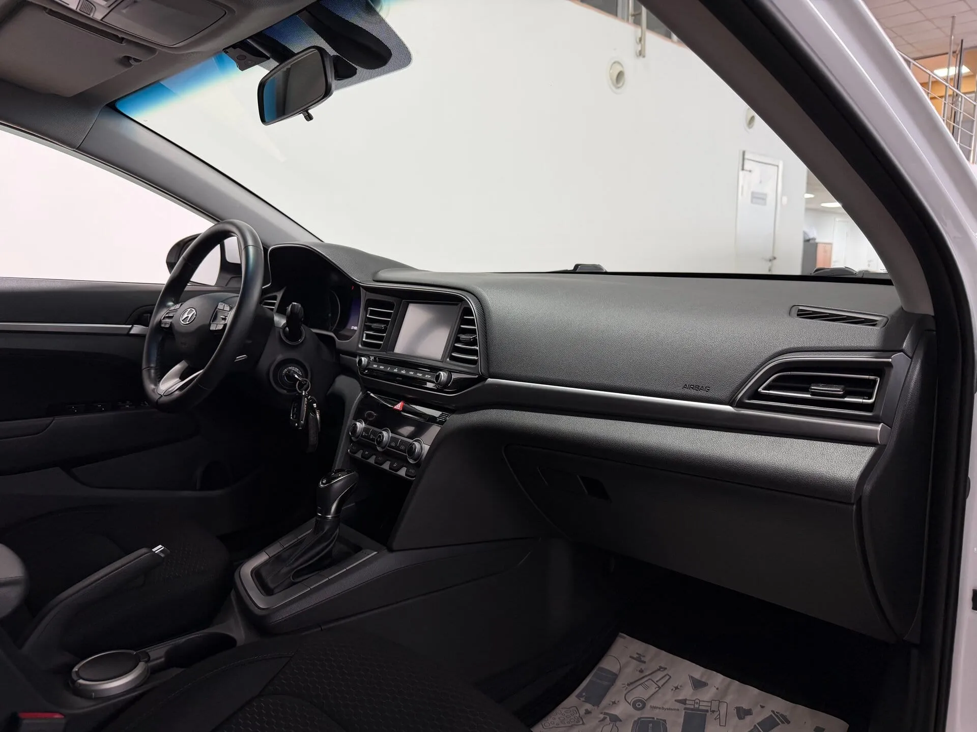 Hyundai Elantra — фото 10 из 34
