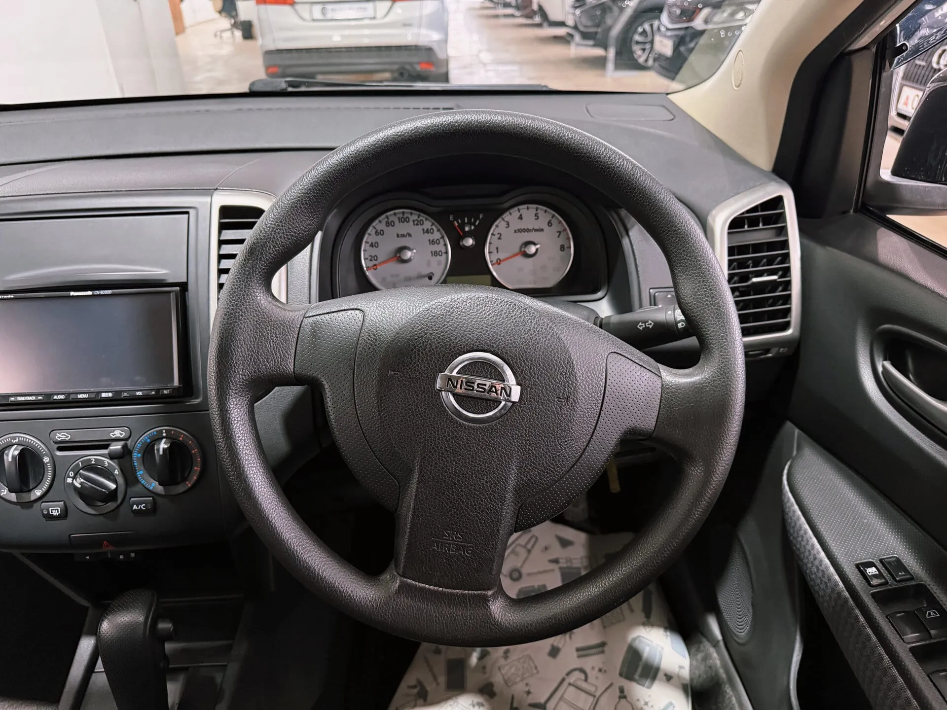 Nissan Wingroad — фото 11 из 35