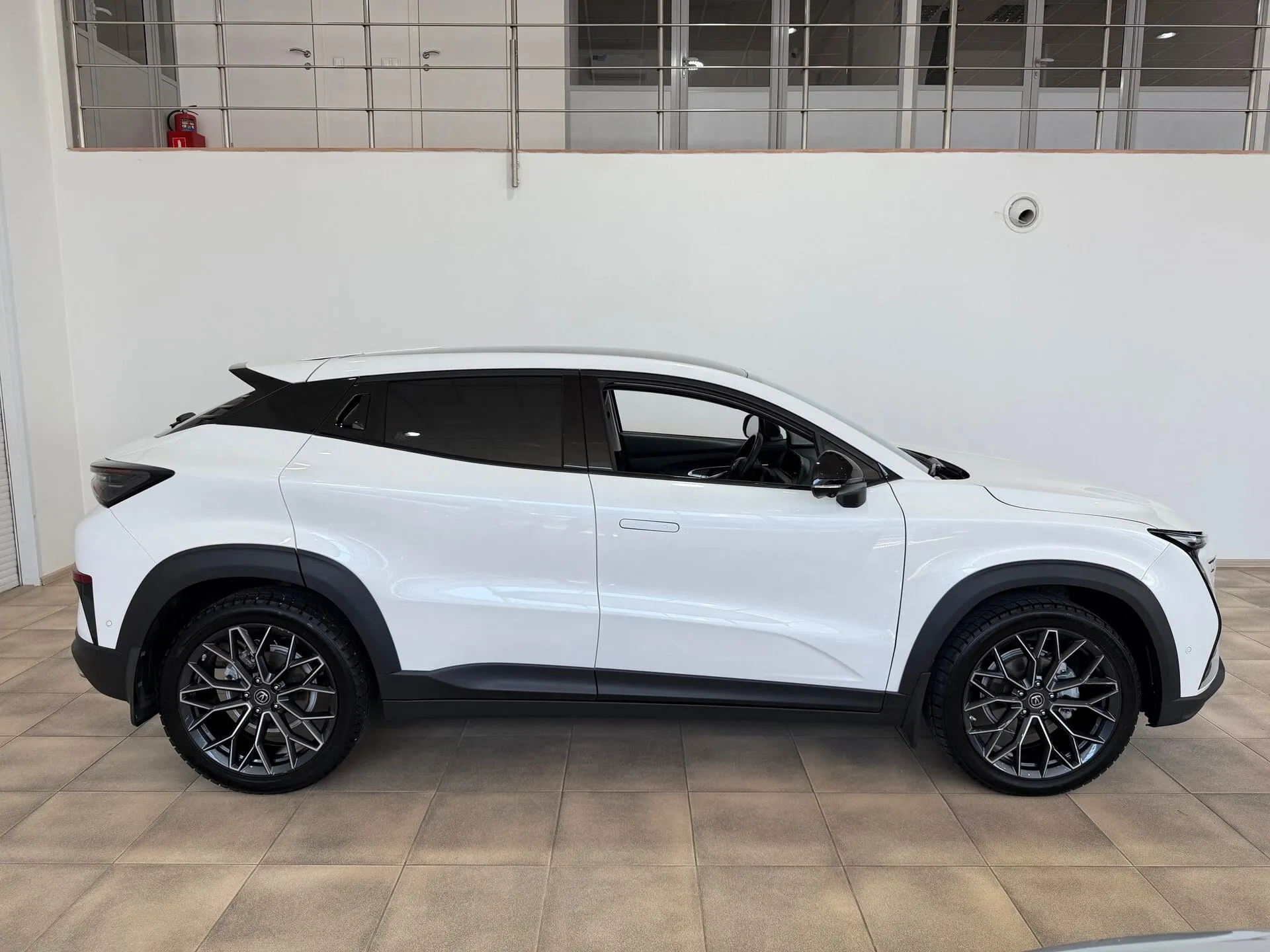 Changan UNI-T — фото 7 из 41