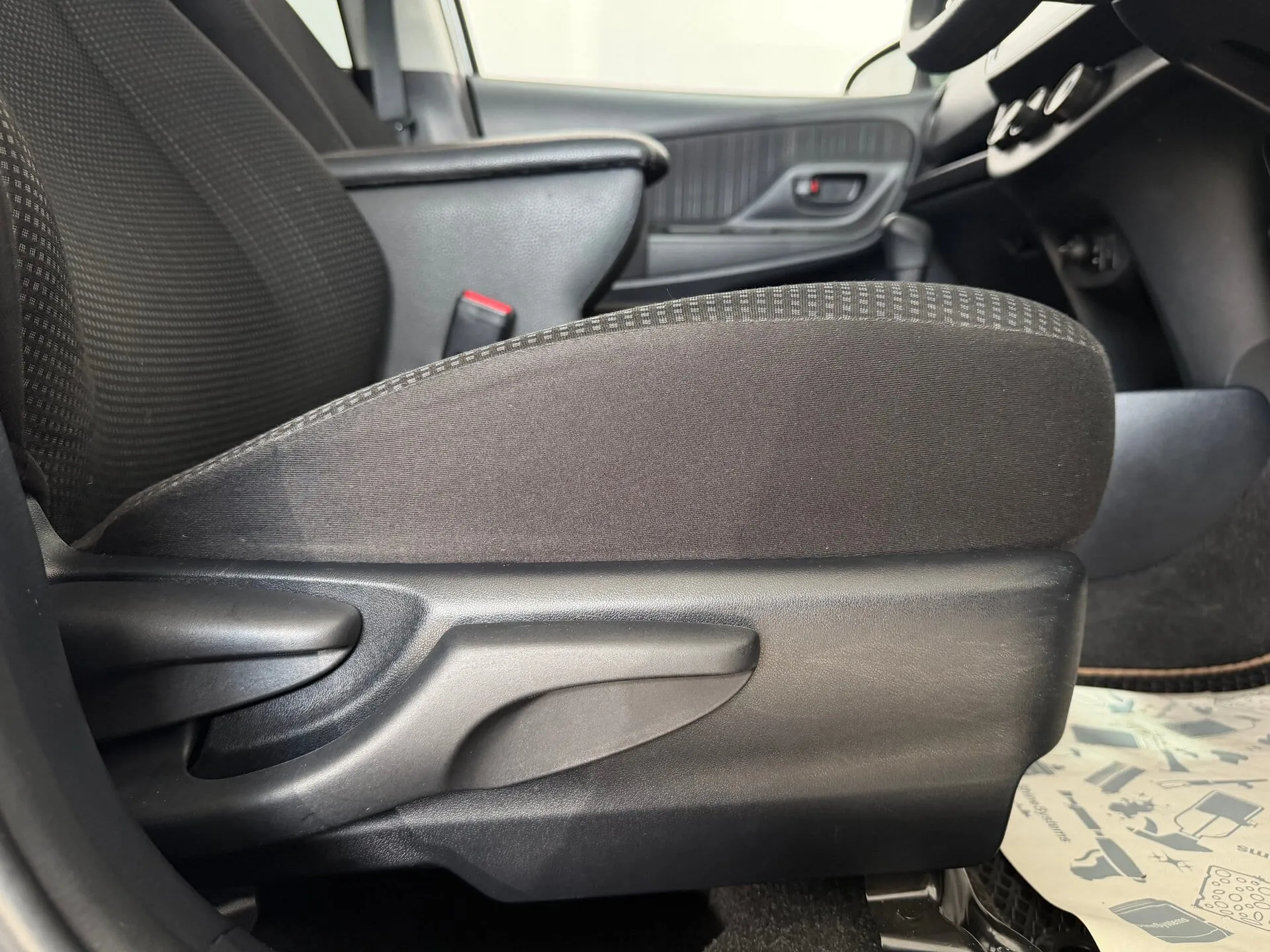 Toyota Vitz — фото 27 из 33
