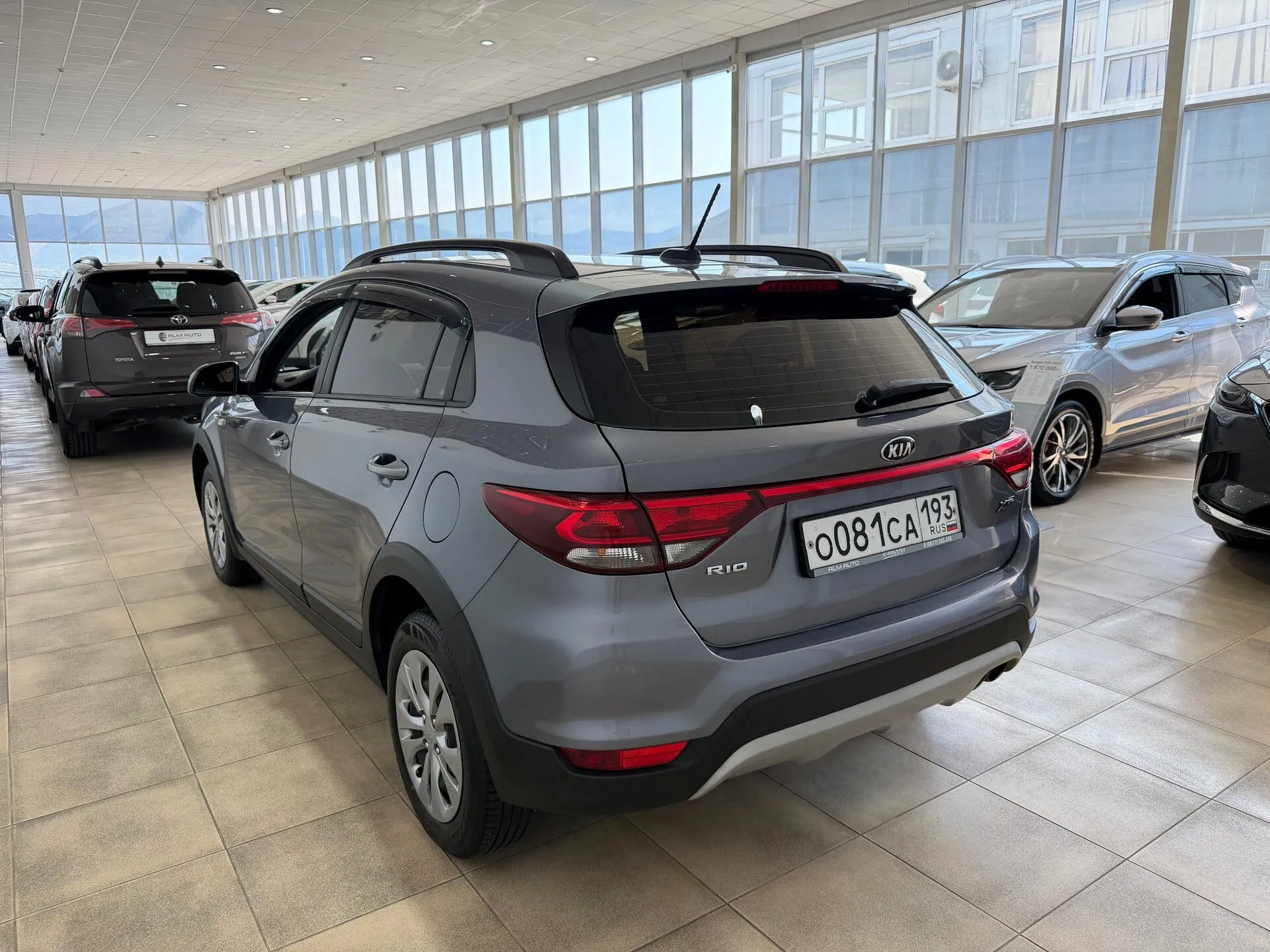 Kia Rio — фото 6 из 36