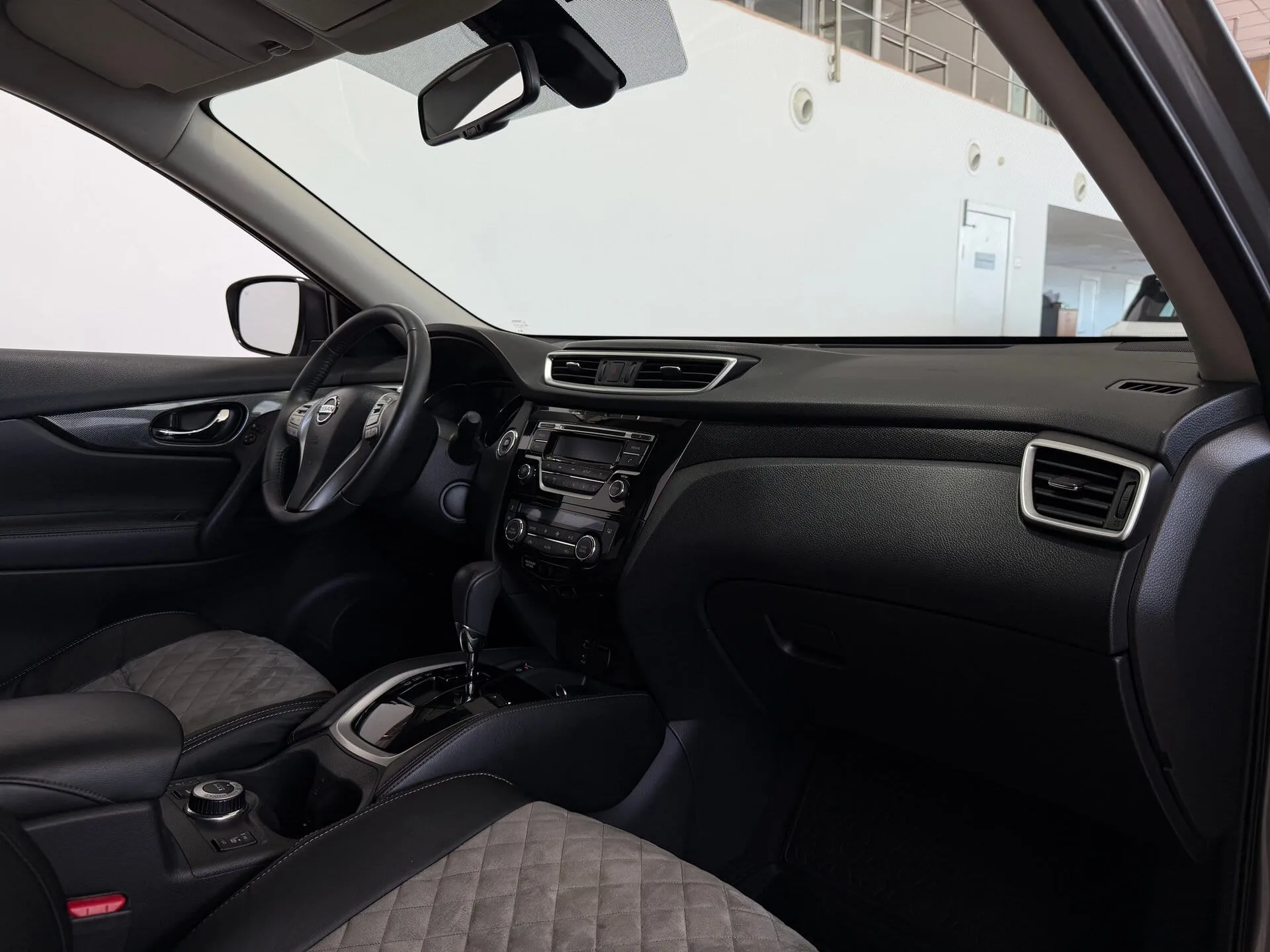 Nissan X-Trail — фото 10 из 37