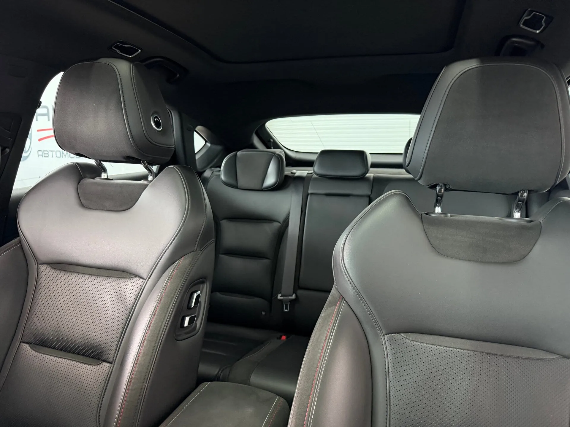 Geely Tugella — фото 38 из 41
