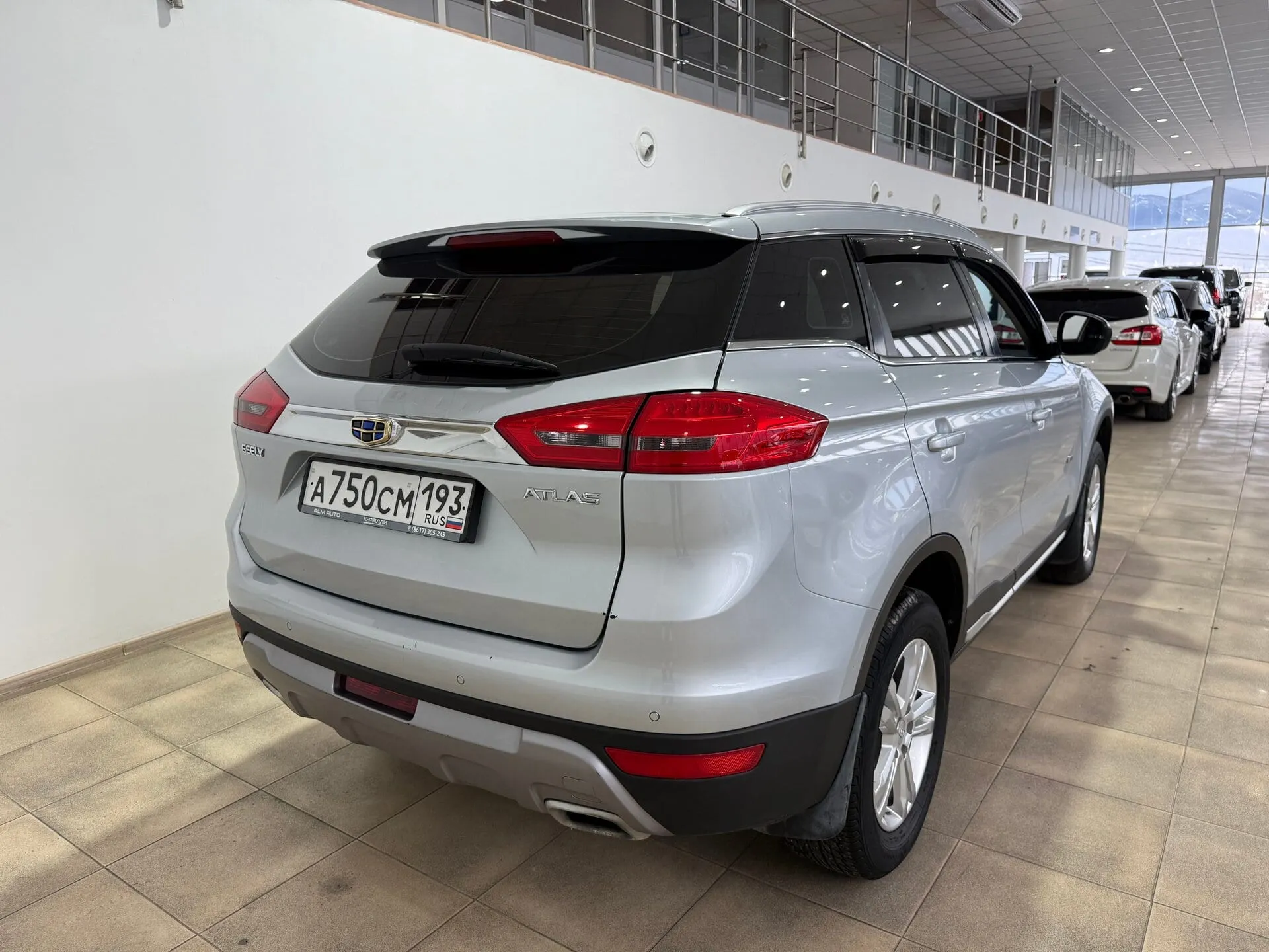 Geely Atlas — фото 4 из 33