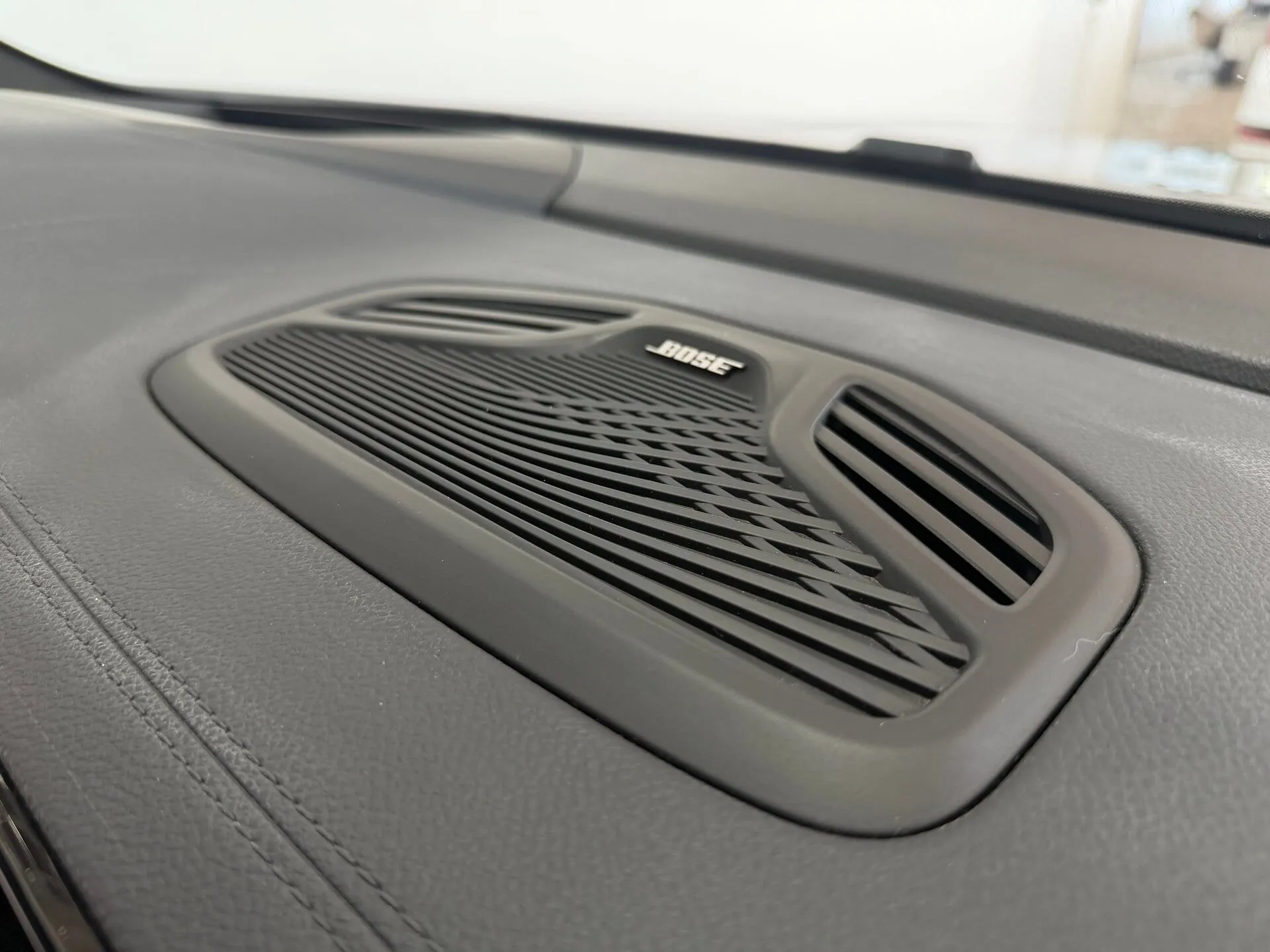 Geely Monjaro — фото 33 из 41