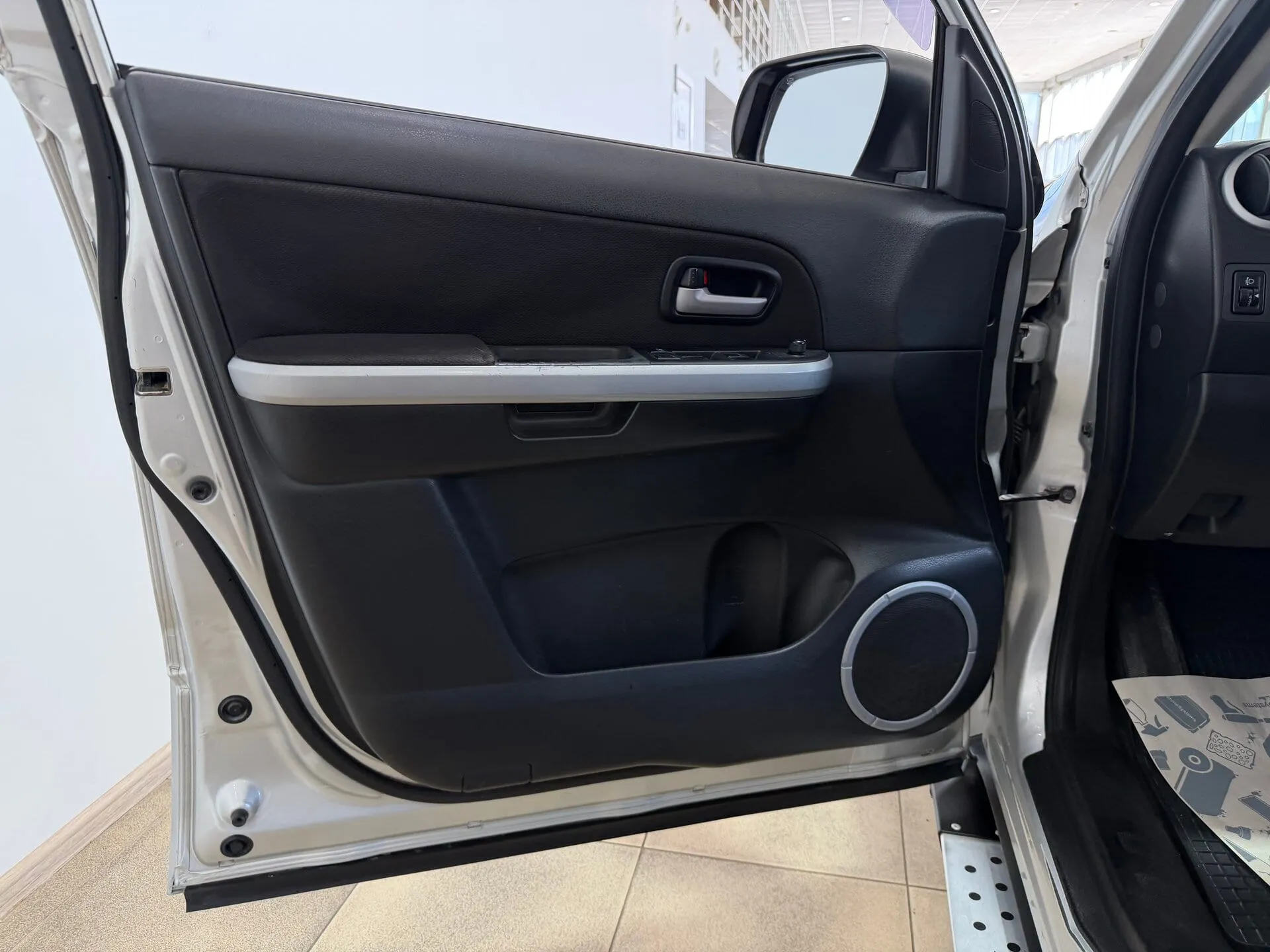 Suzuki Grand Vitara — фото 25 из 31